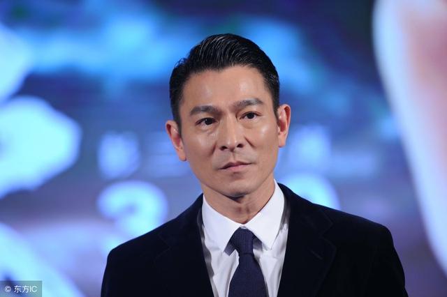 浙江某科技公司未經授權使用劉德華的肖像權和簽名,讓天王罕見動怒提告。(翻攝新浪娛樂)