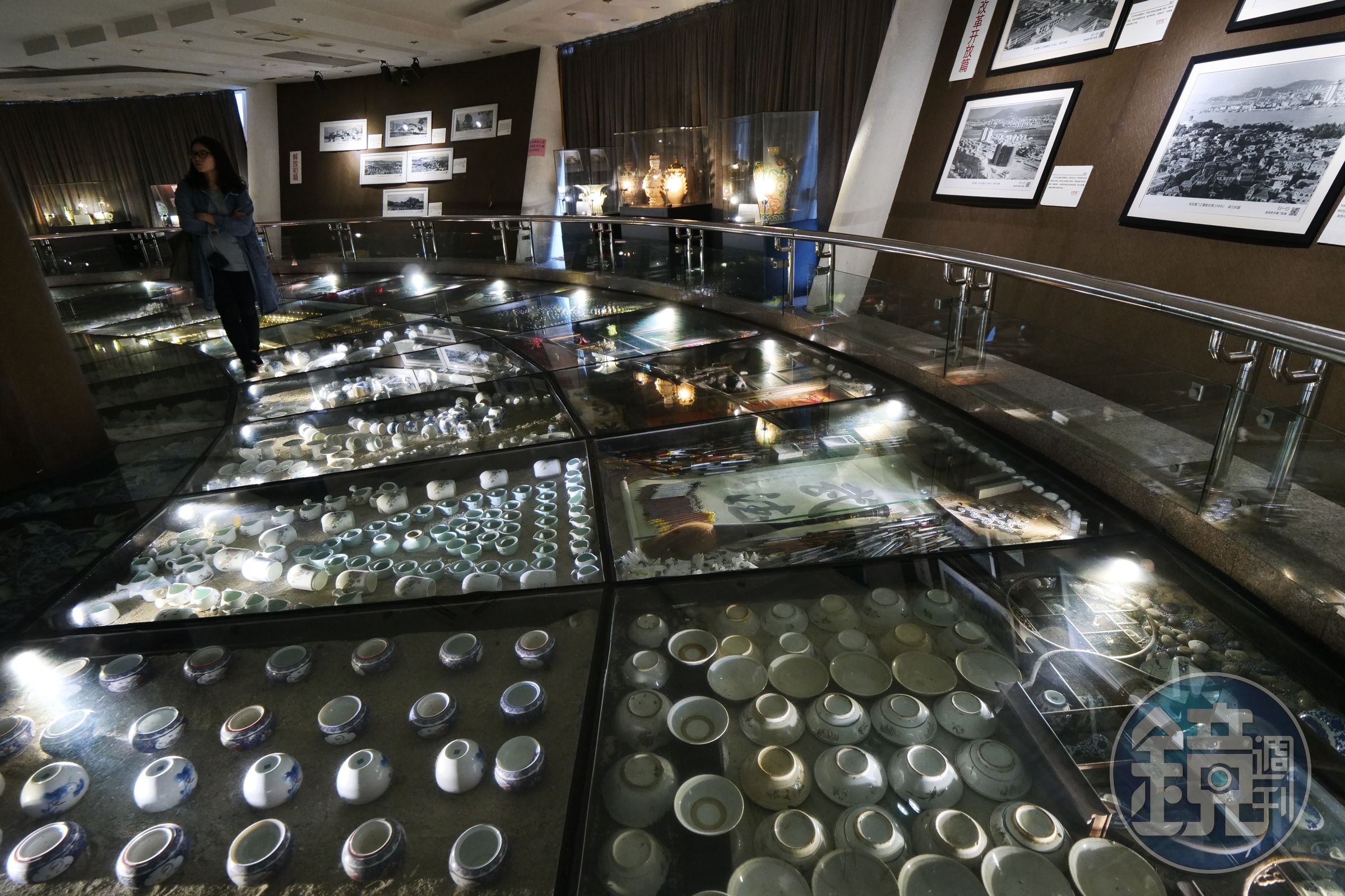 在18樓國家非物質文化遺產館，展示許多舊文物。