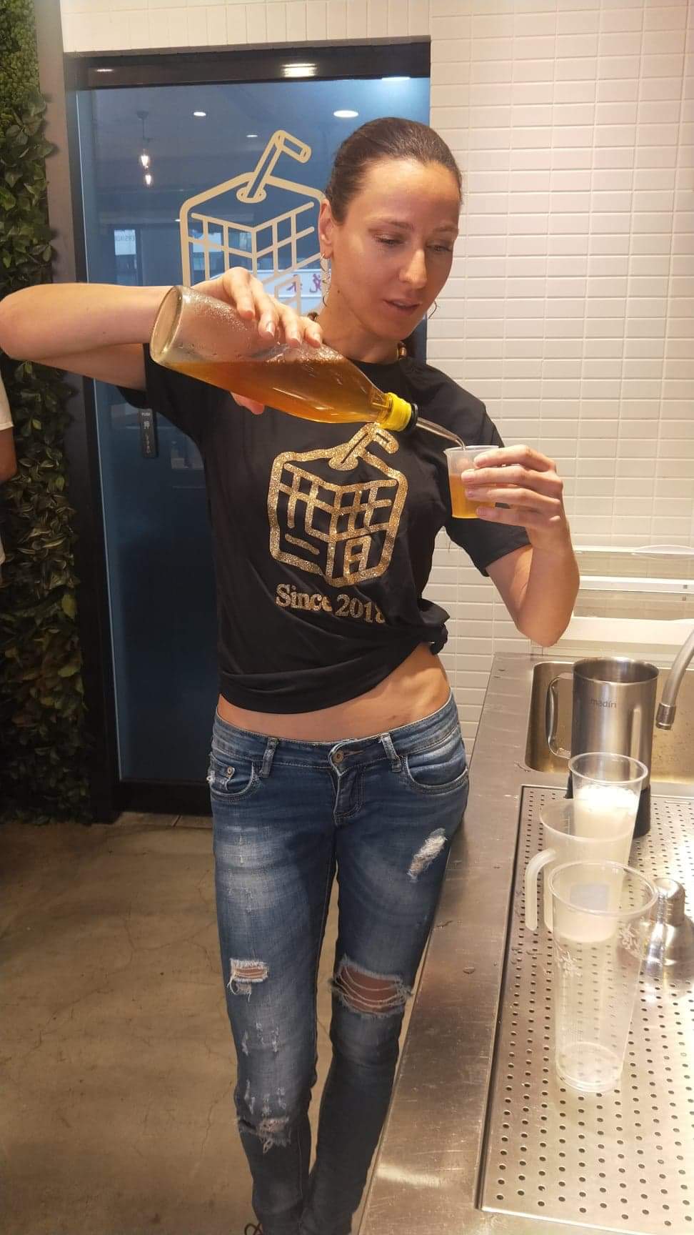瑪格莉特自創健康優格，開了專賣醋飲的手搖飲店後，把配方調製成新品「醋格格」上市。（新醋感提供）