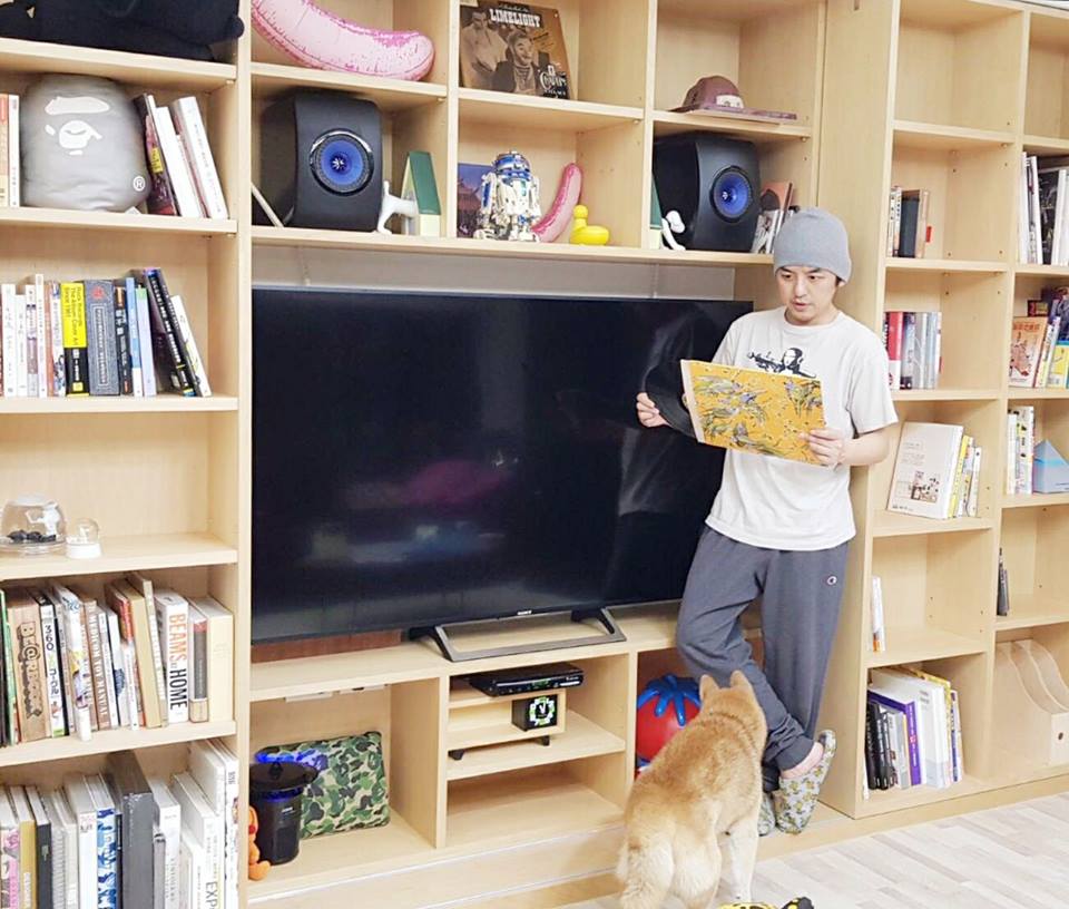 黃子佼買房最在意舒適度，以及有足夠的空間擺放他的收藏。（翻攝自黃子佼臉書）