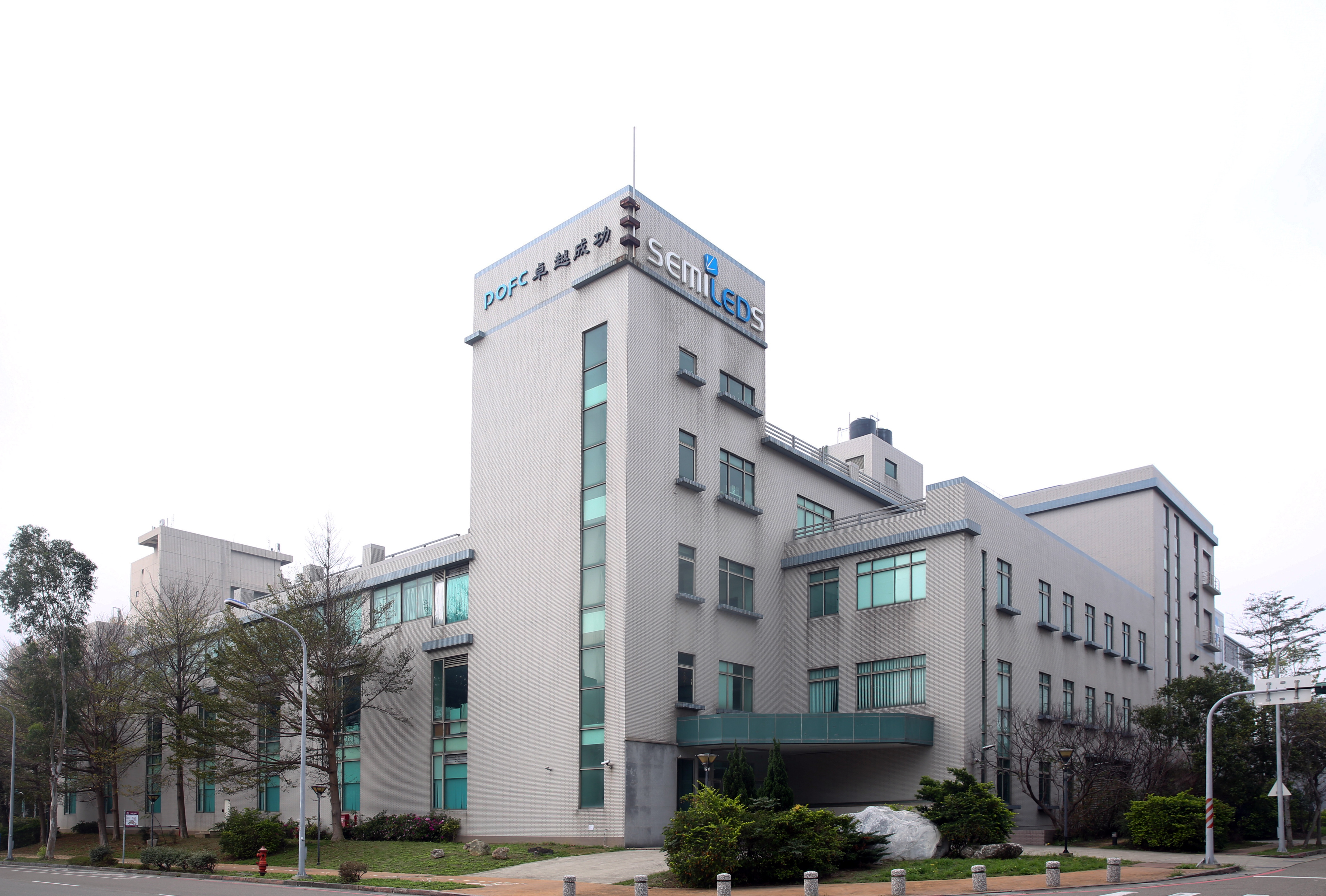 卓越成功原名為卓越光纖，是一家老牌的光通訊廠商。