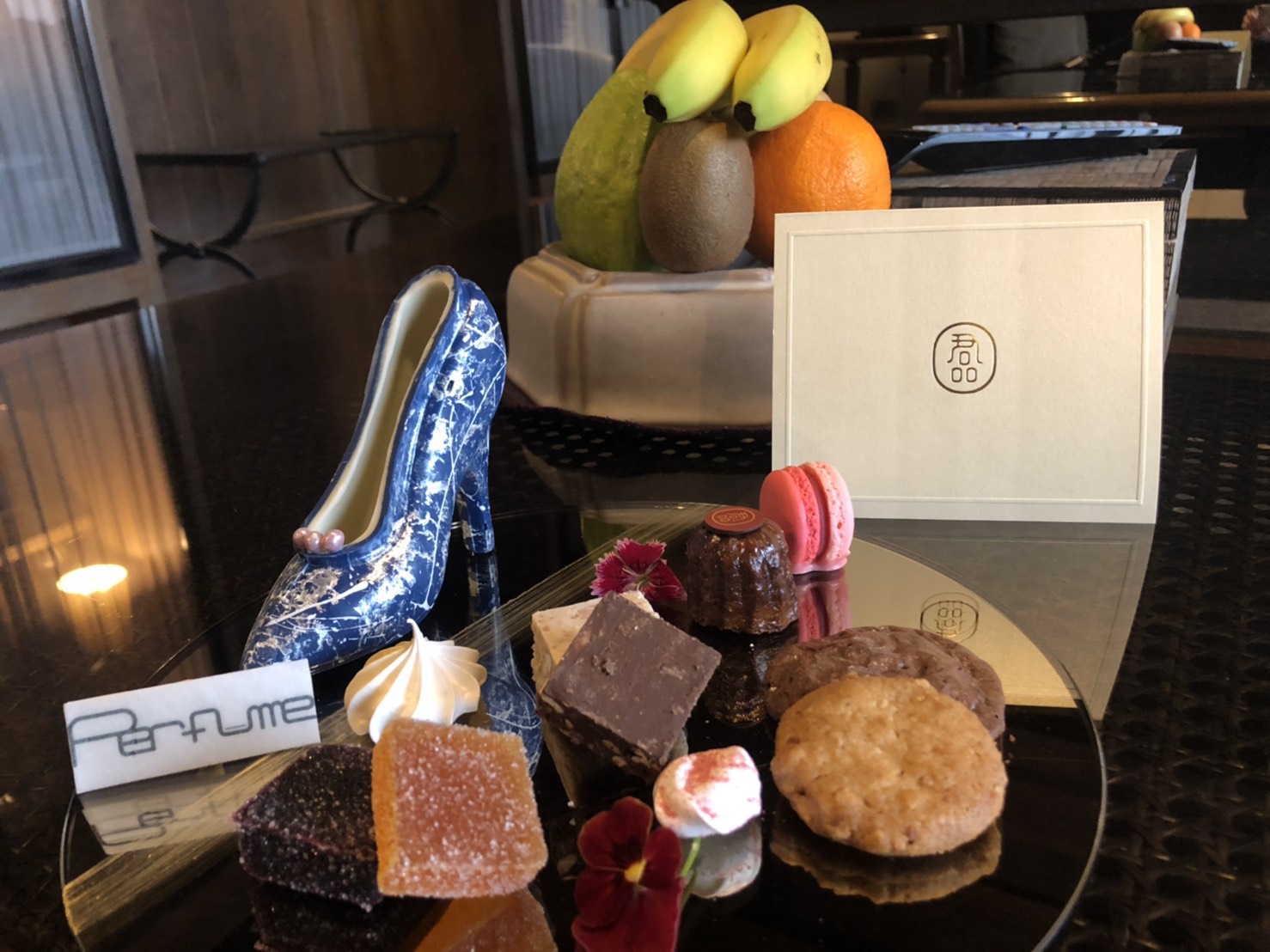 君品酒店為Perfume特製高跟鞋造型蛋糕迎賓禮，相當別緻。（雅幕斯娛樂提供）