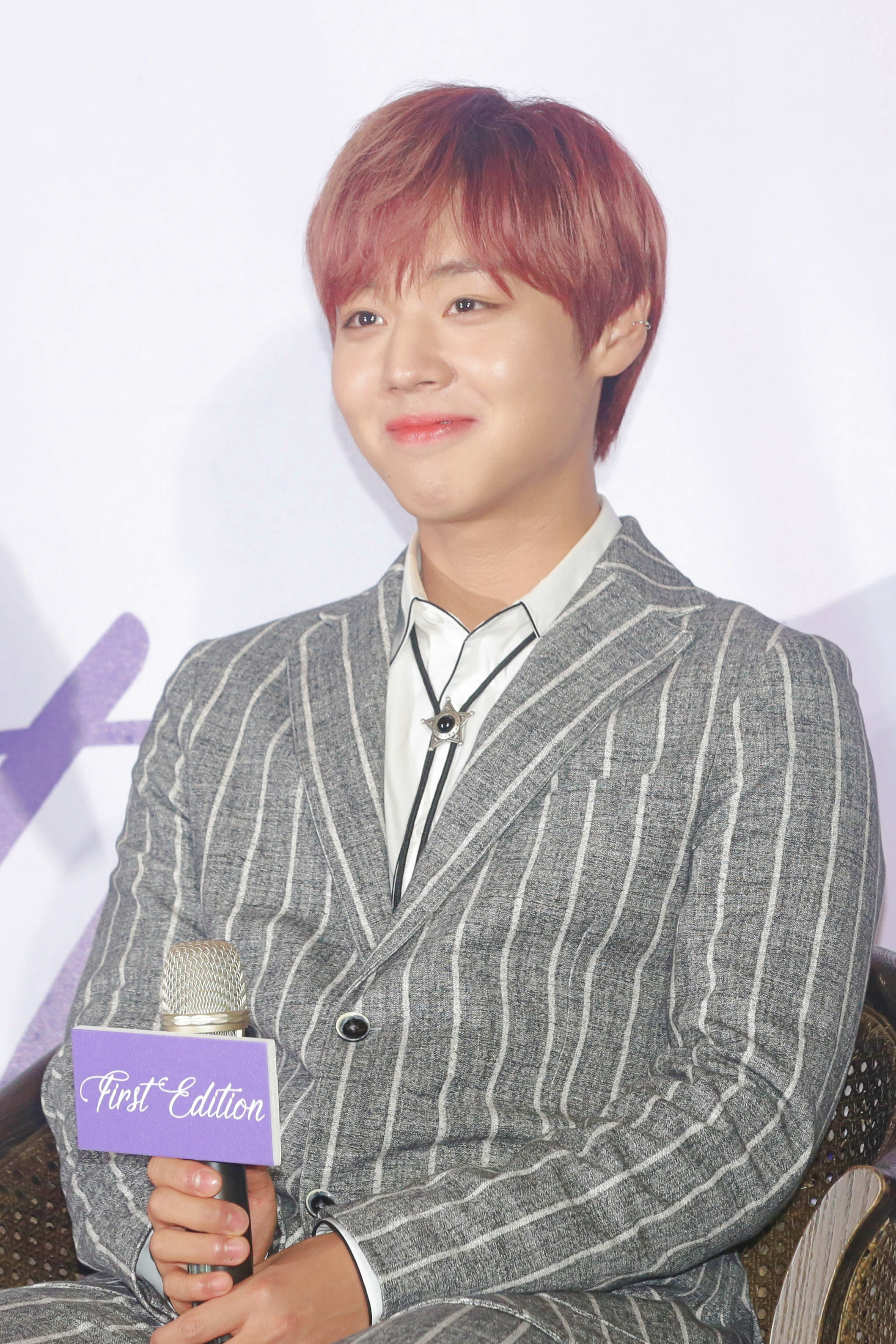 朴志訓很喜歡台灣火鍋，一到飯店就吃得開心。