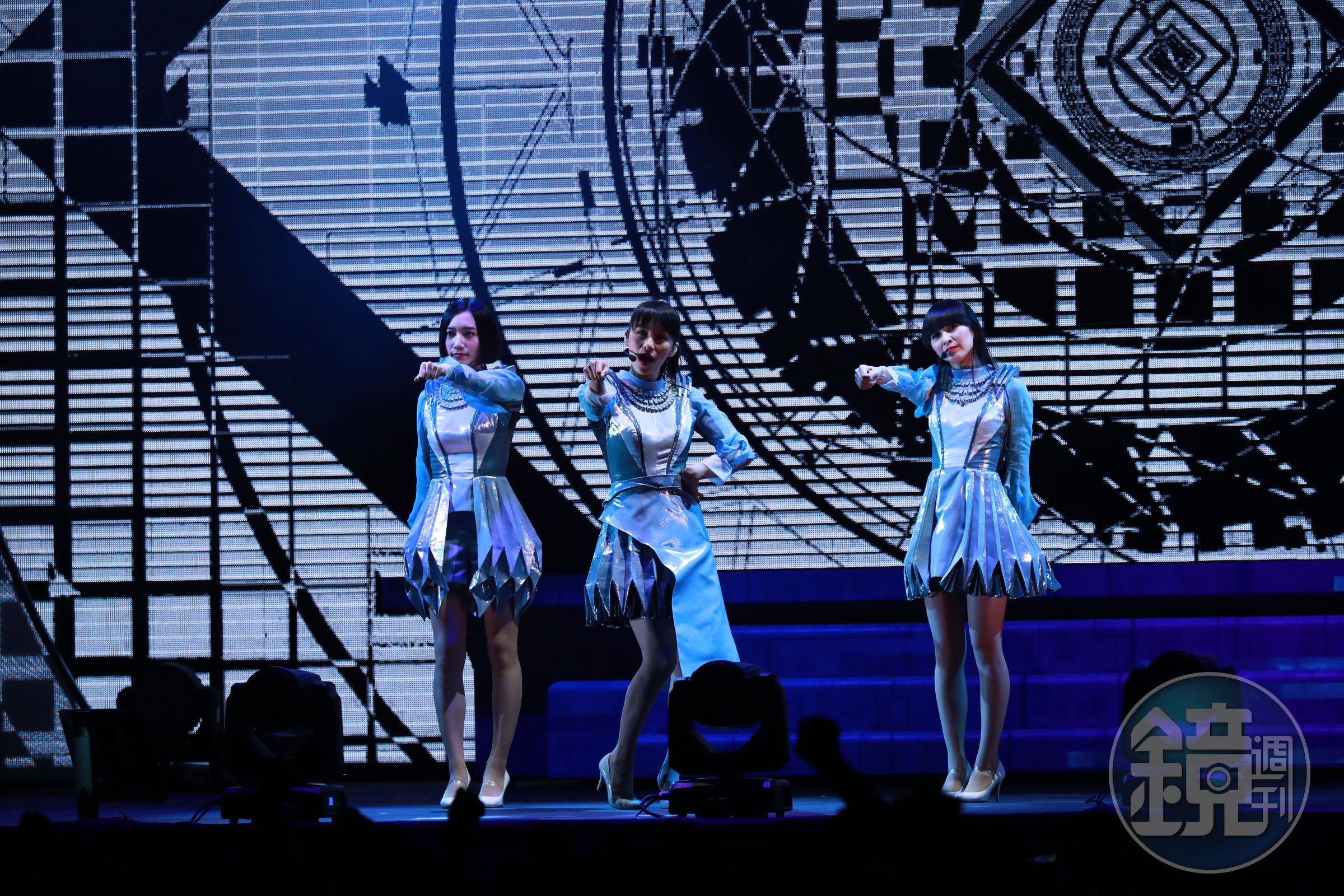 Perfume演唱會帶來16首歌曲，也演唱了五月天〈Do you ever shine?〉日文版嗨翻全場。（雅慕斯娛樂提供）