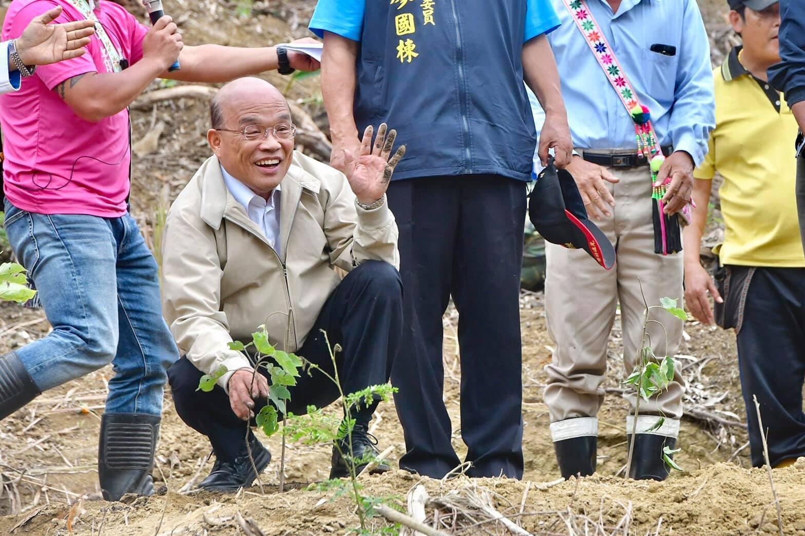 行政院長蘇貞昌上任後積極接地氣，做了許多讓民眾有感的改革。（擷自蘇貞昌臉書）