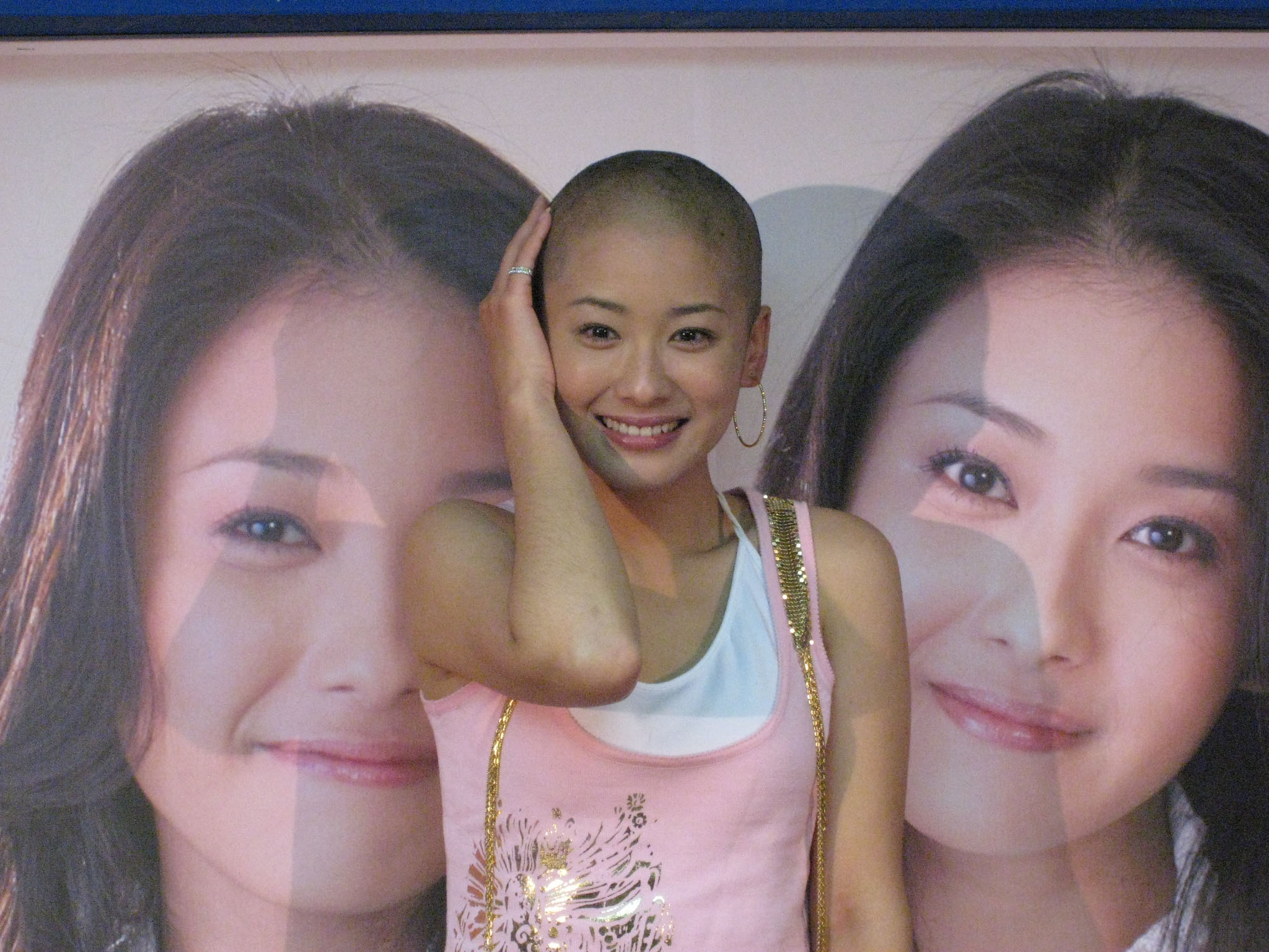 葉家妤為民視八點檔《愛》剃頭演癌症患者，連妹妹白家綺也陪剃光頭為她打氣。（本刊資料照）