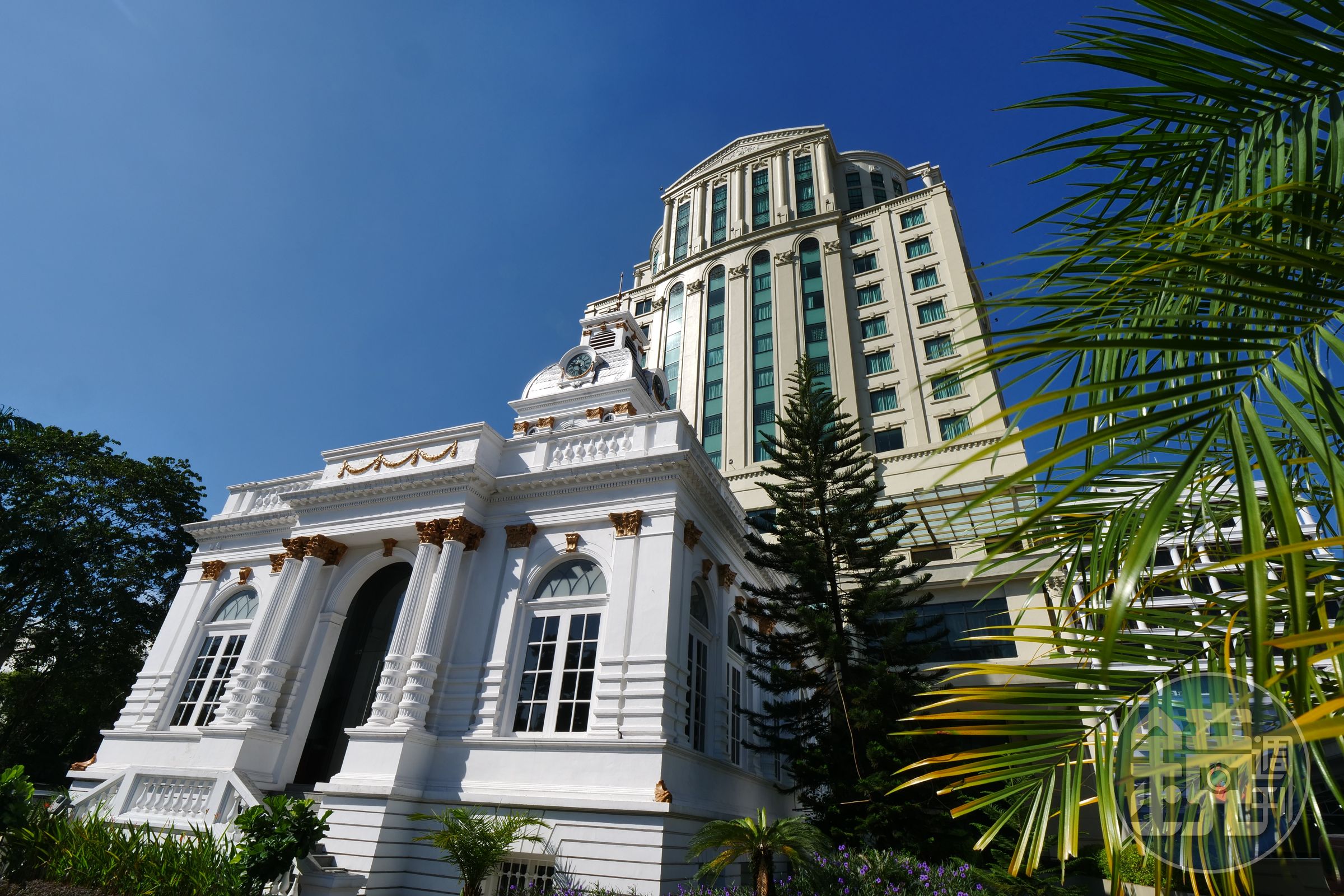 「Grand Aston City Hall Hotel」前身是市政府。