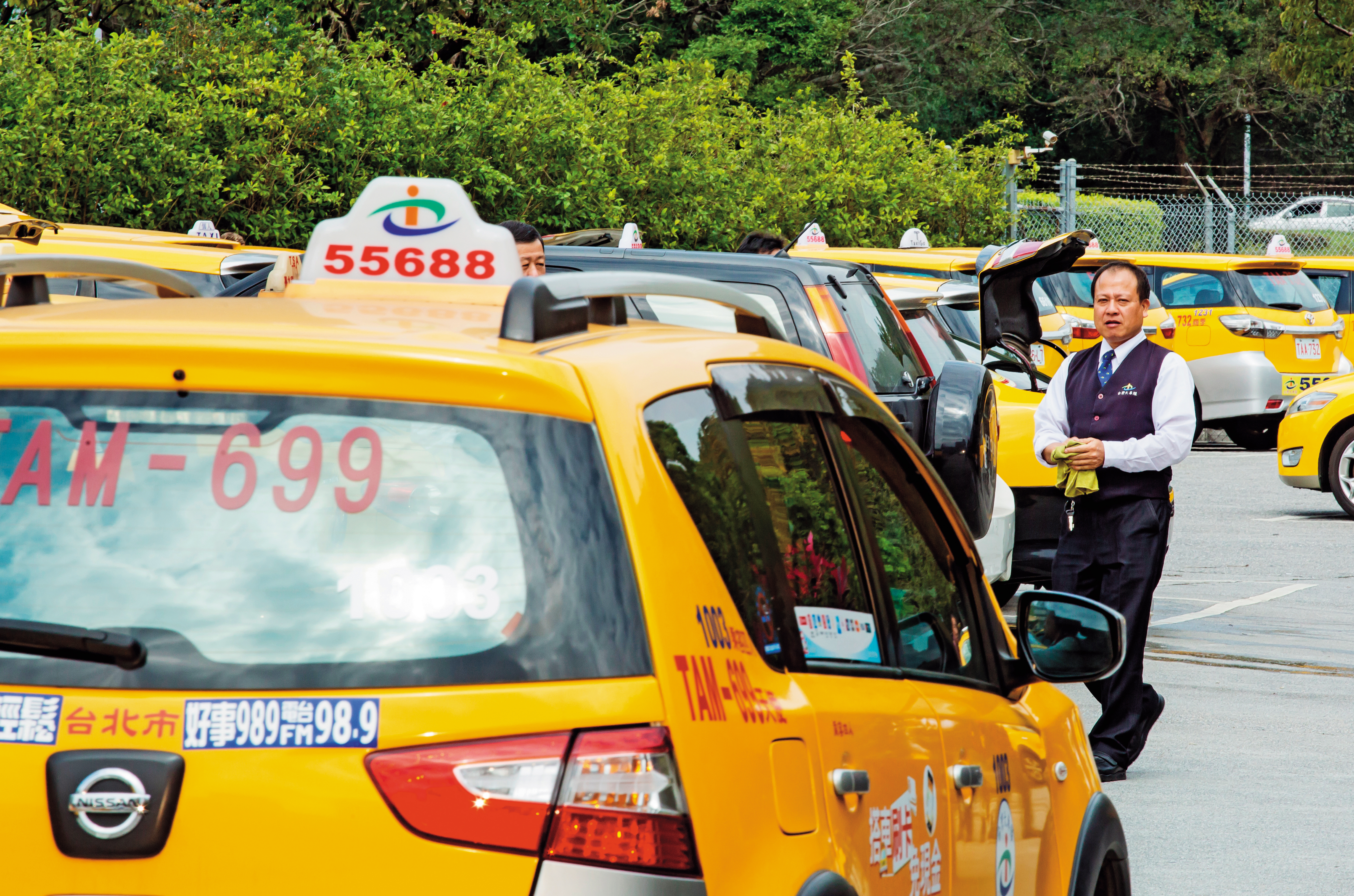 ↑為了解決計程車司機民怨,行政院推出的汰舊換新補助方案,即是由蘇貞昌主導、小英拍板。