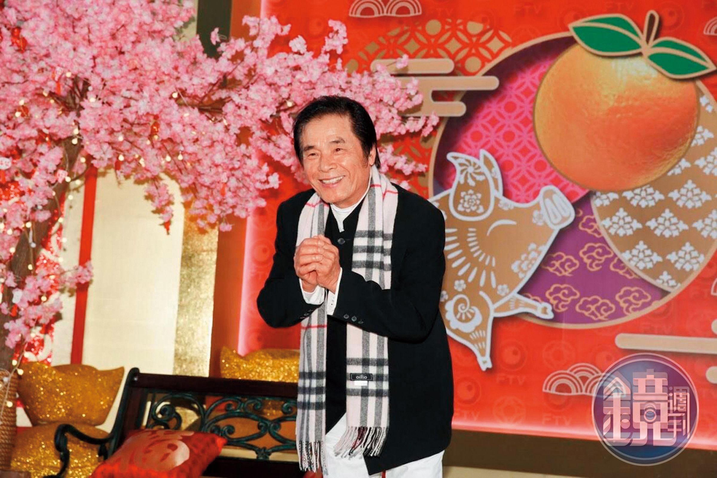 雷洪曾擁1妻5妾，但財務危機讓她們紛紛求去，如今只剩紅粉知己在身旁。