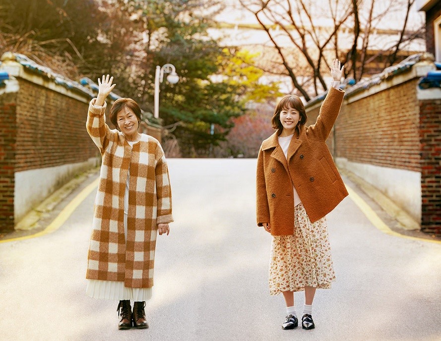 《如此耀眼》找來韓智旼（右）和金惠子，共同詮釋操作時間失當從25歲少女成為70歲老奶奶的女主角。（LiTV提供）