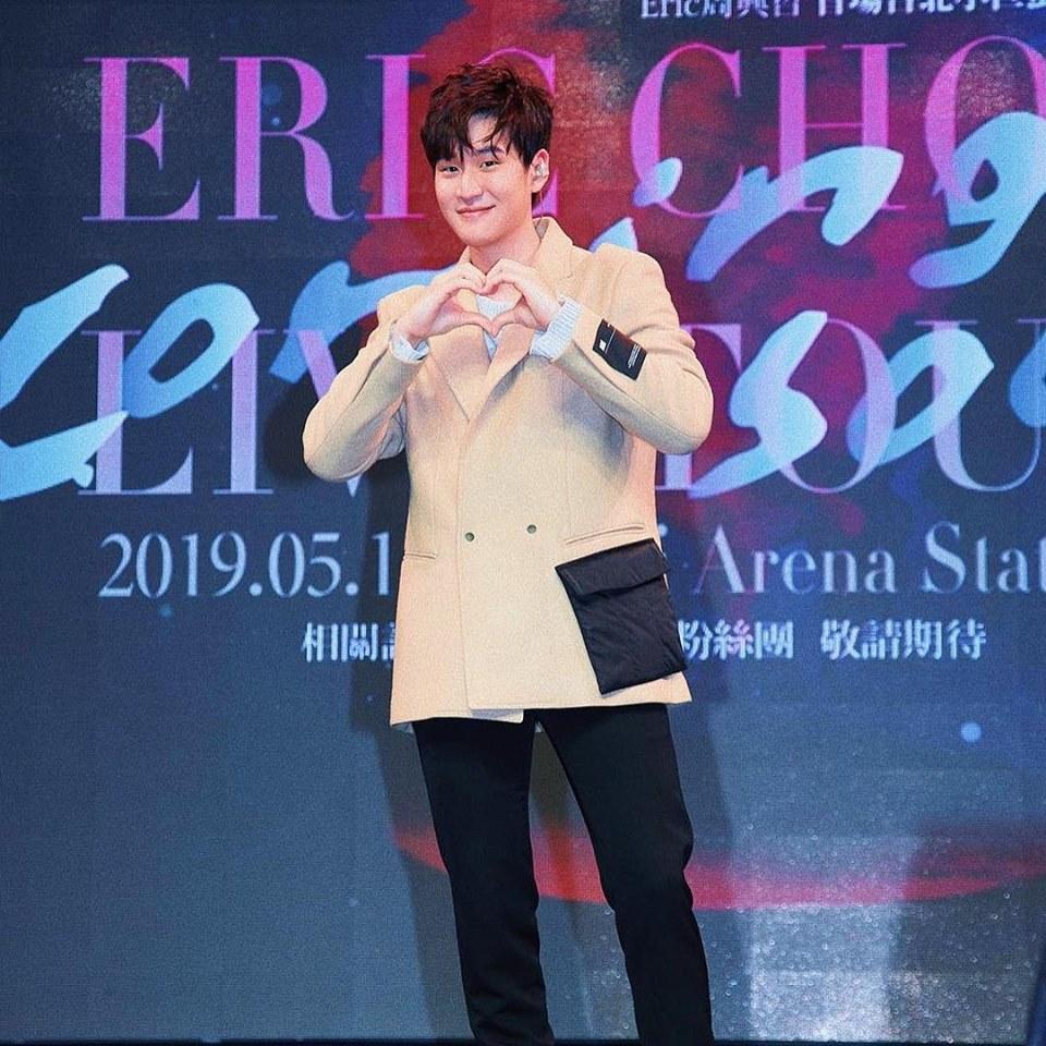 周興哲上週舉辦專輯慶功活動,甜蜜放閃說為了準備演唱會,會和女友相約一起晨跑練身型。(翻攝自周興哲臉書)