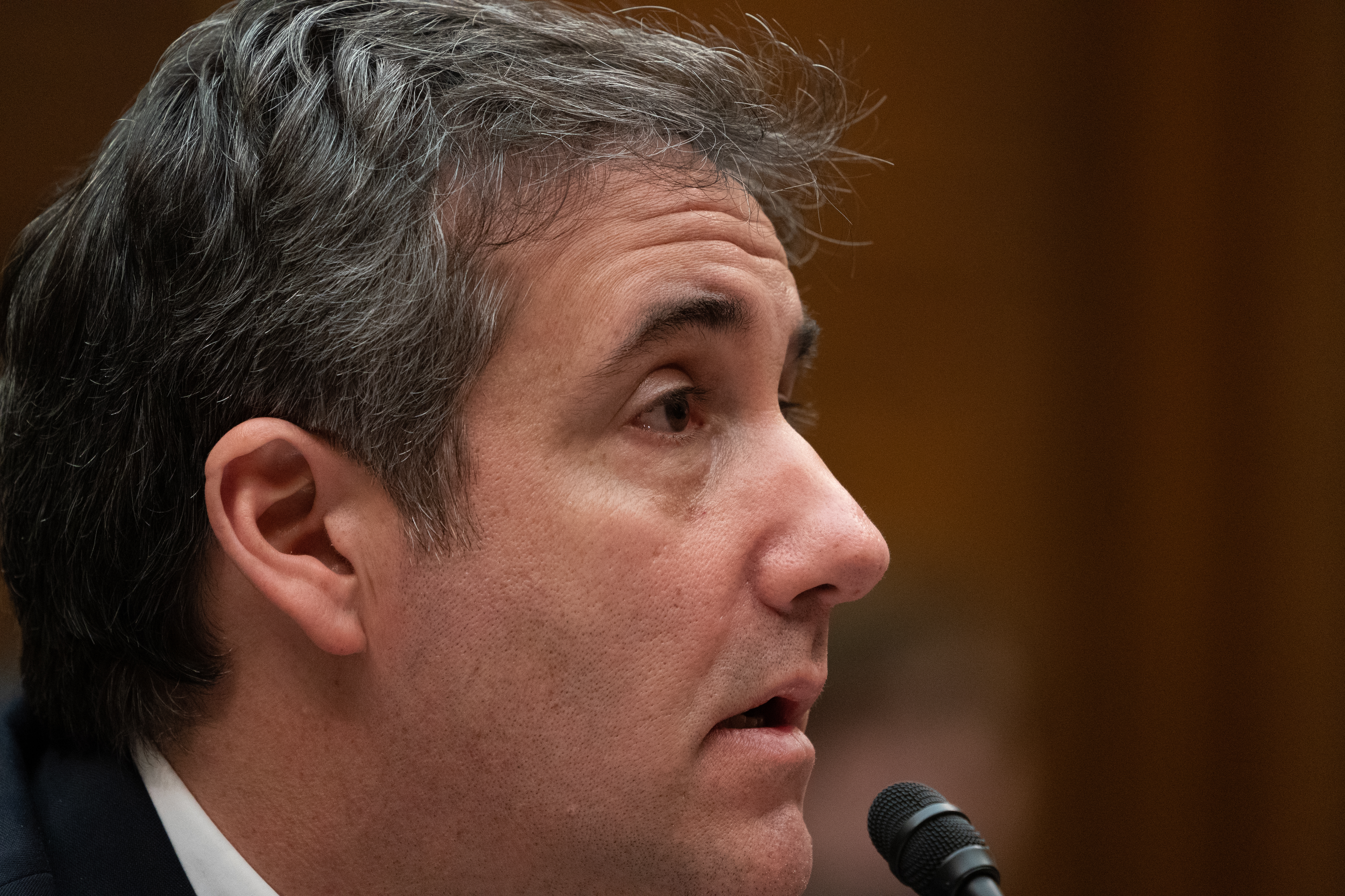 2019年2月27日，美國總統川普的前私人律師柯恩出席國會眾院監督及改革委員會作證。（東方IC）