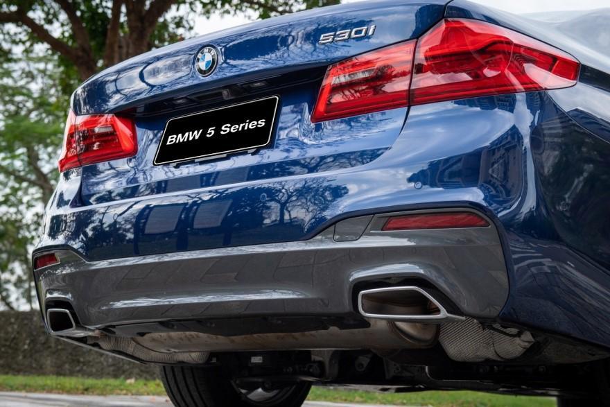專屬M款空力套件搭配矩形排氣尾管,營造出高昂的視覺張力與能量。