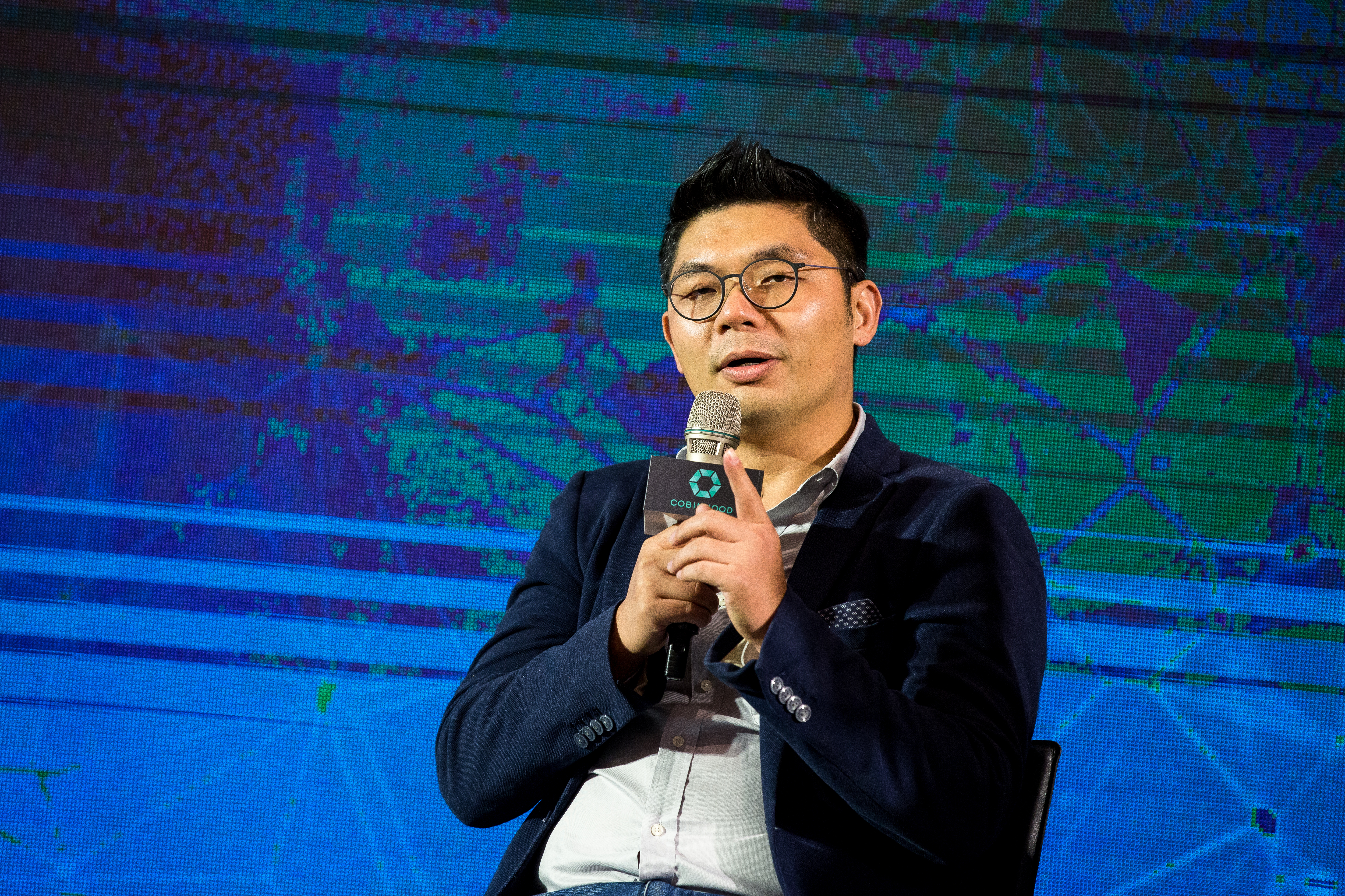 力挺同婚的國民黨立委許毓仁未出席《司法院釋字第748號解釋施行法草案》投票，引發外界熱議。