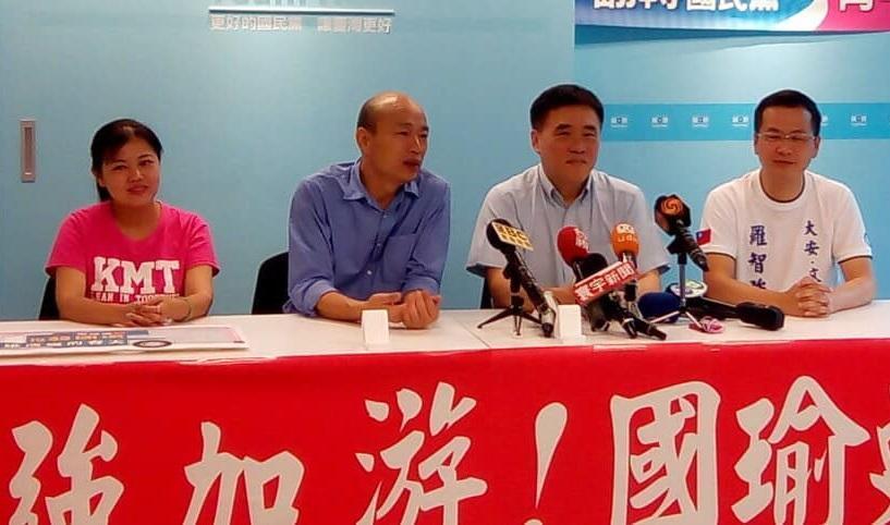 當時的台北市長郝龍斌表示,當年他前往北農視察,從未聞到韓國瑜身上有一絲的酒味。(翻攝自郝龍斌臉書)
