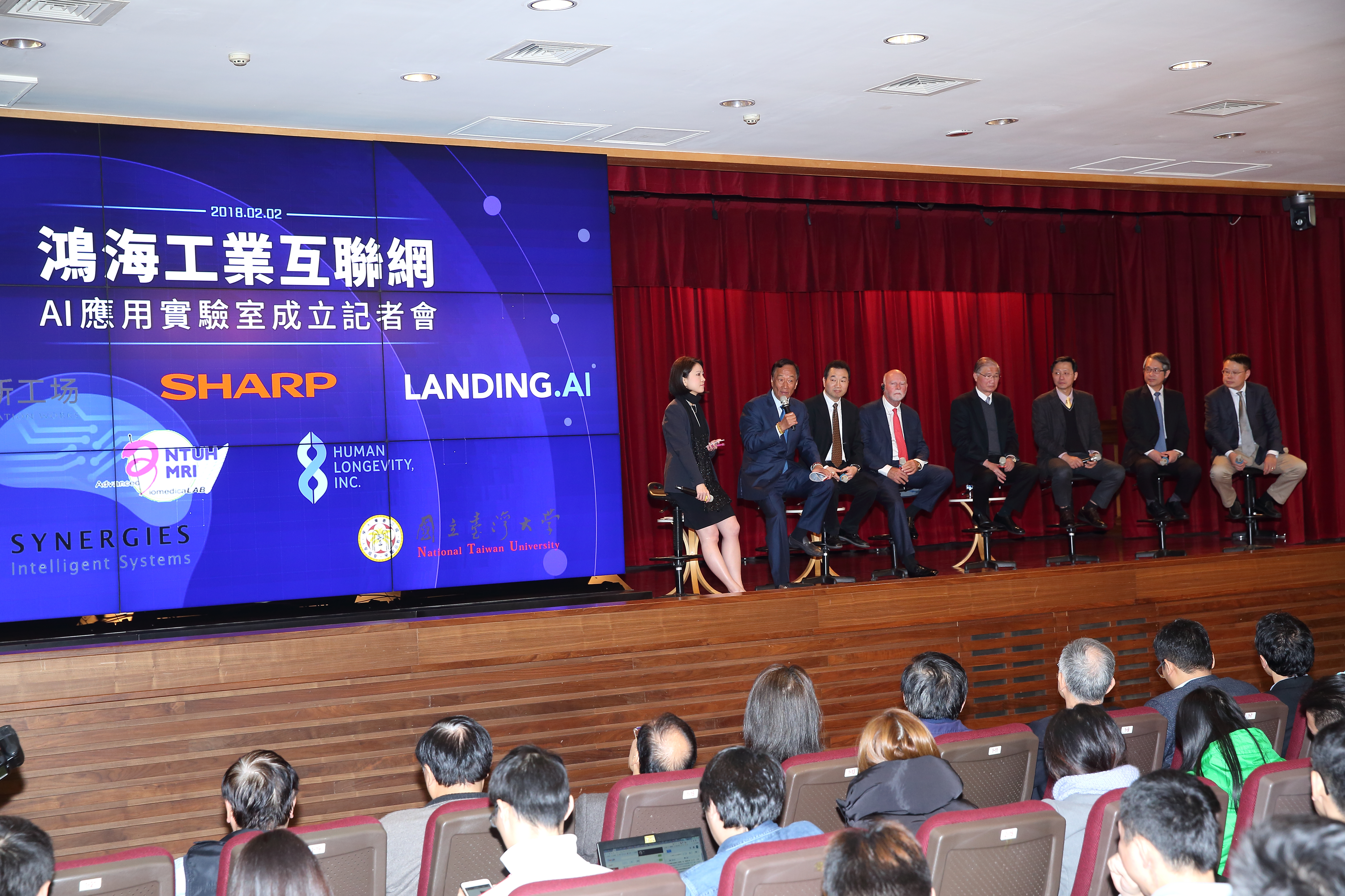 鴻海啟動AI人才招募計畫，社會新鮮人首年就有機會挑戰百萬年薪。