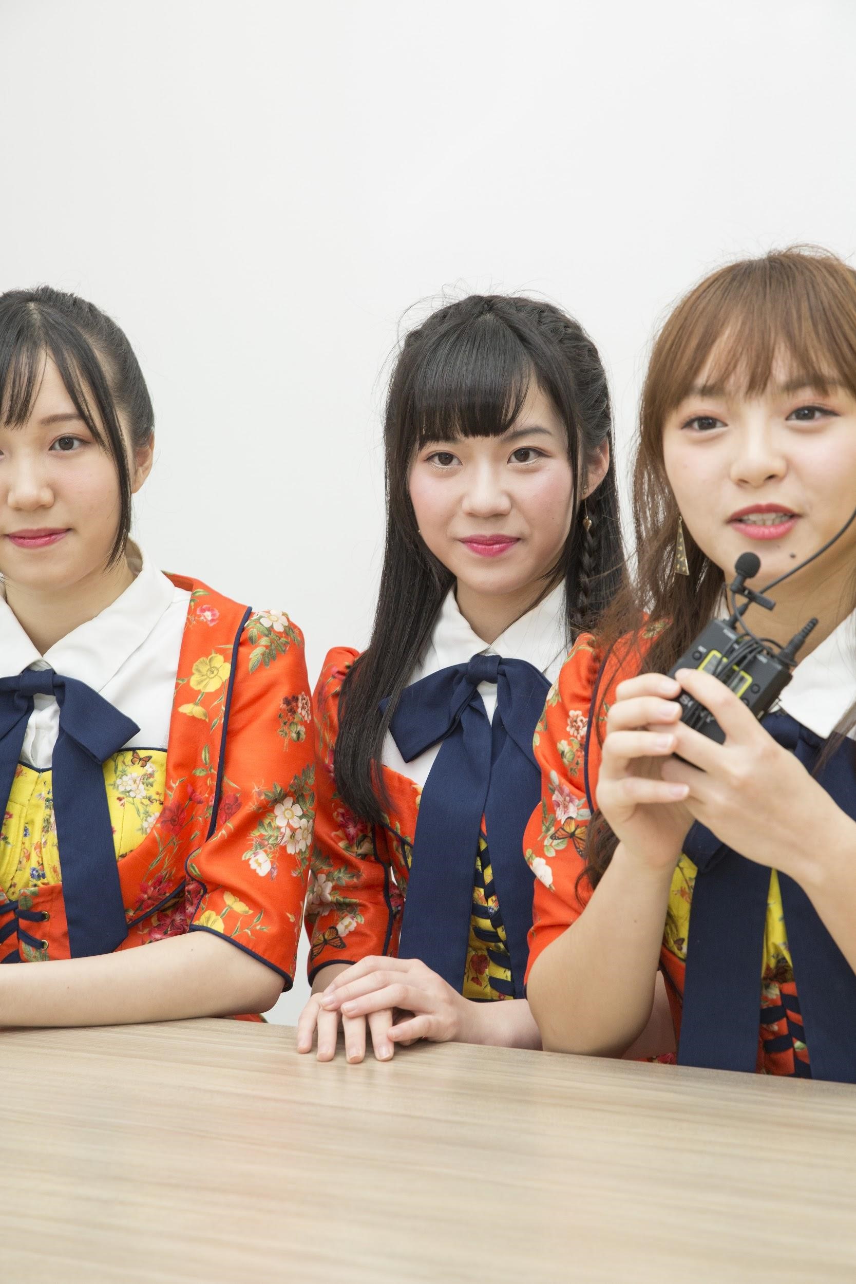 陳詩雅(右起)、邱品涵2015年甄選參與「AKB48台灣研究生」,2人還為此休學。