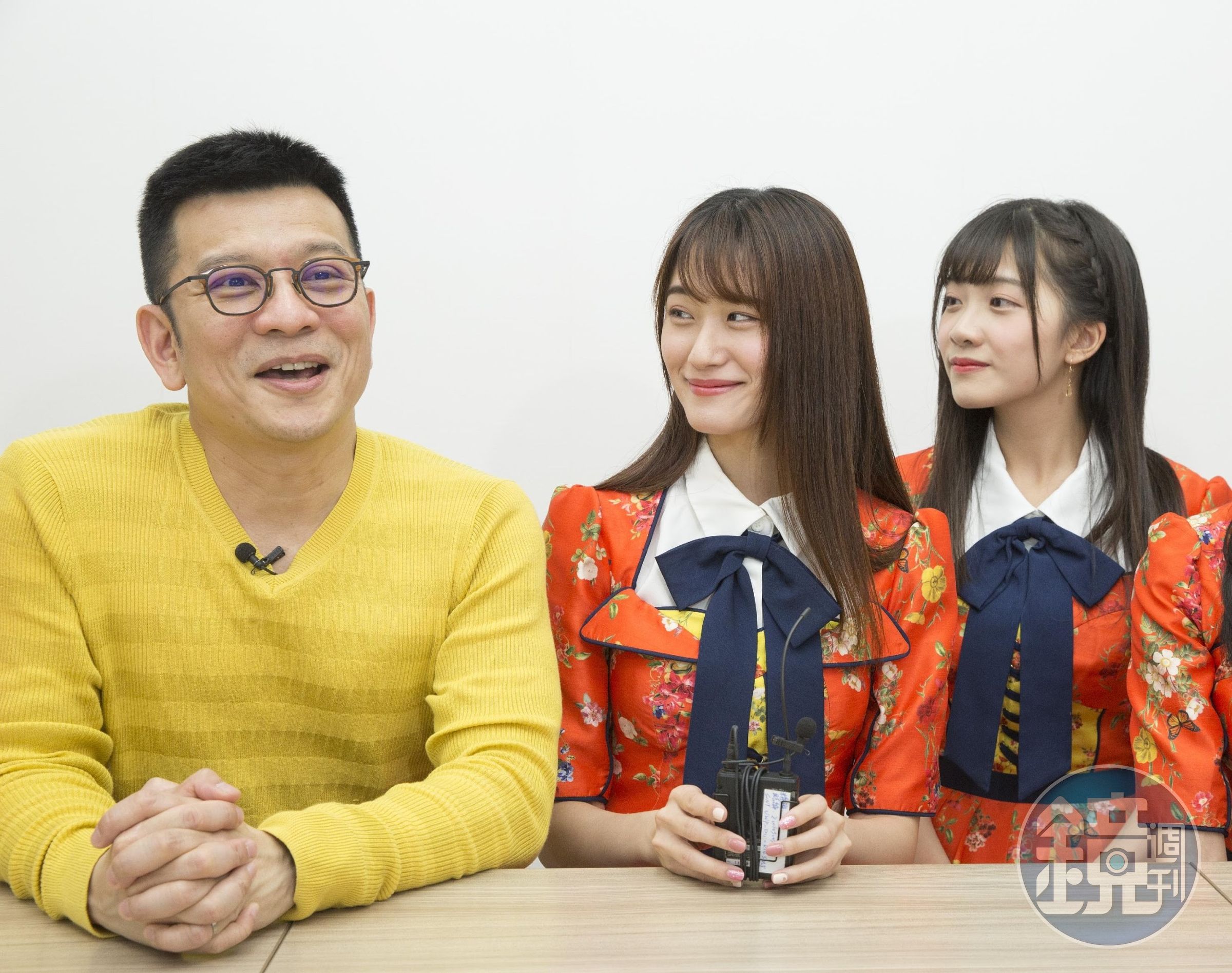 陳子鴻（左起）比照日本對AKB48 Team TP執行禁愛令、禁私聯等規範，團員劉語晴、冼迪琦旁聽表示認同。