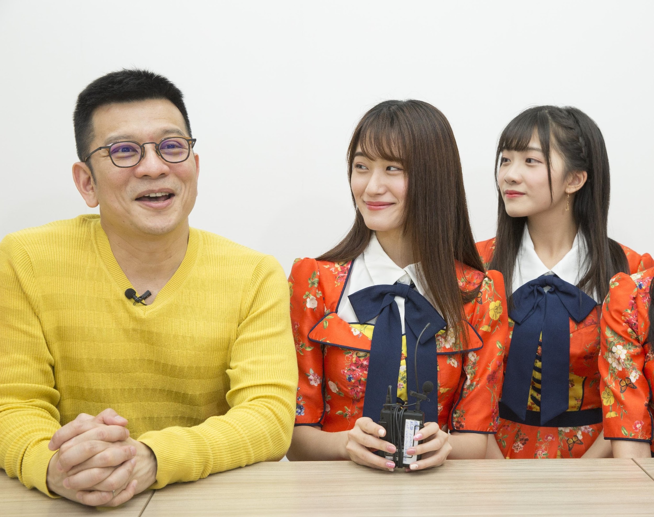 陳子鴻（左起）比照日本對AKB48 Team TP執行禁愛令、禁私聯等規範，團員劉語晴、冼迪琦旁聽表示認同。