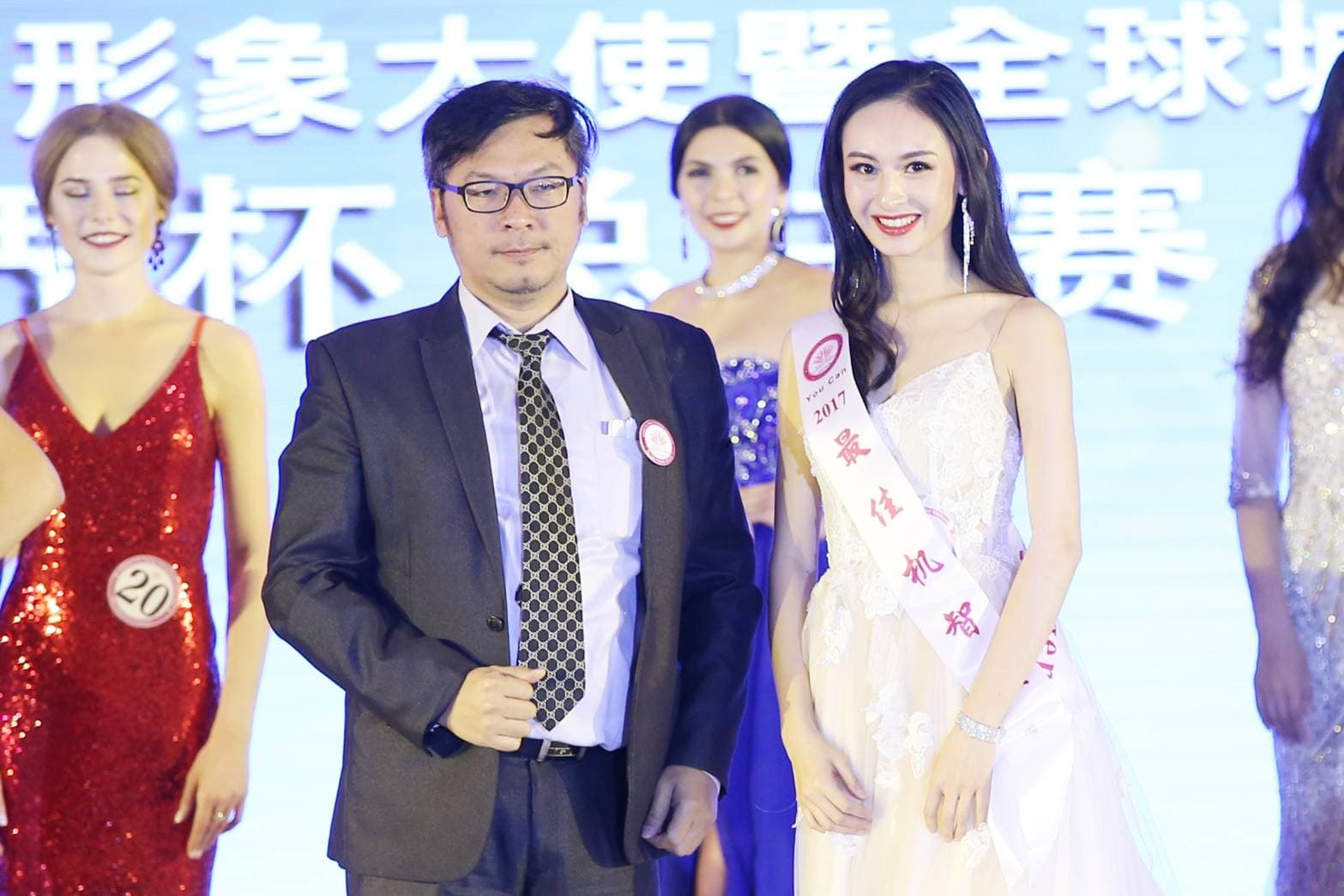 詹富盛醫師擔任全球城市小姐選美協會美學顧問多年，透露線雕微整在兩岸藝人中非常流行。(全球城市小姐選美協會提供)