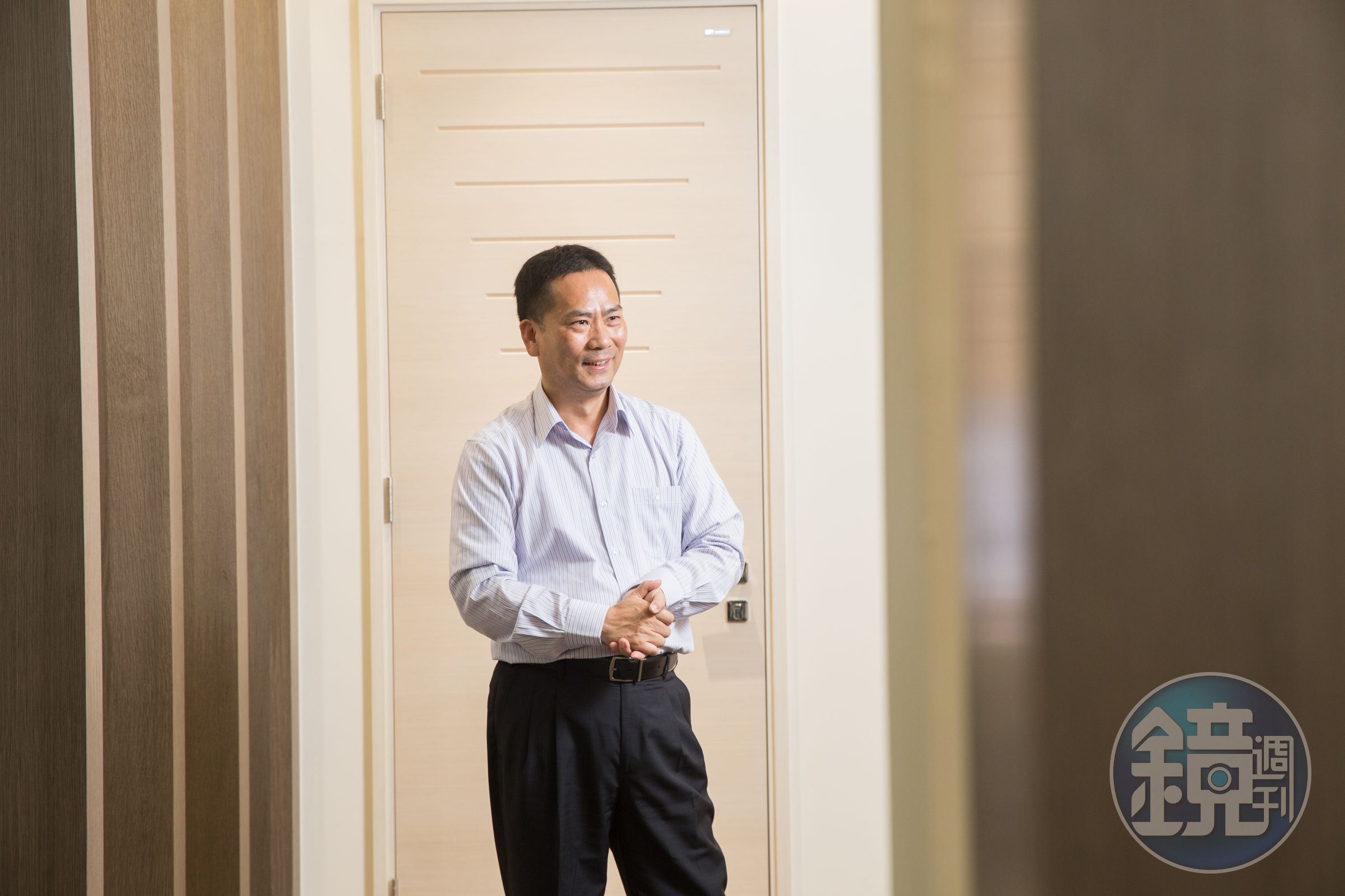 曹憲章從裝潢工人翻身，如今是營收破20億元的上市公司董事長。