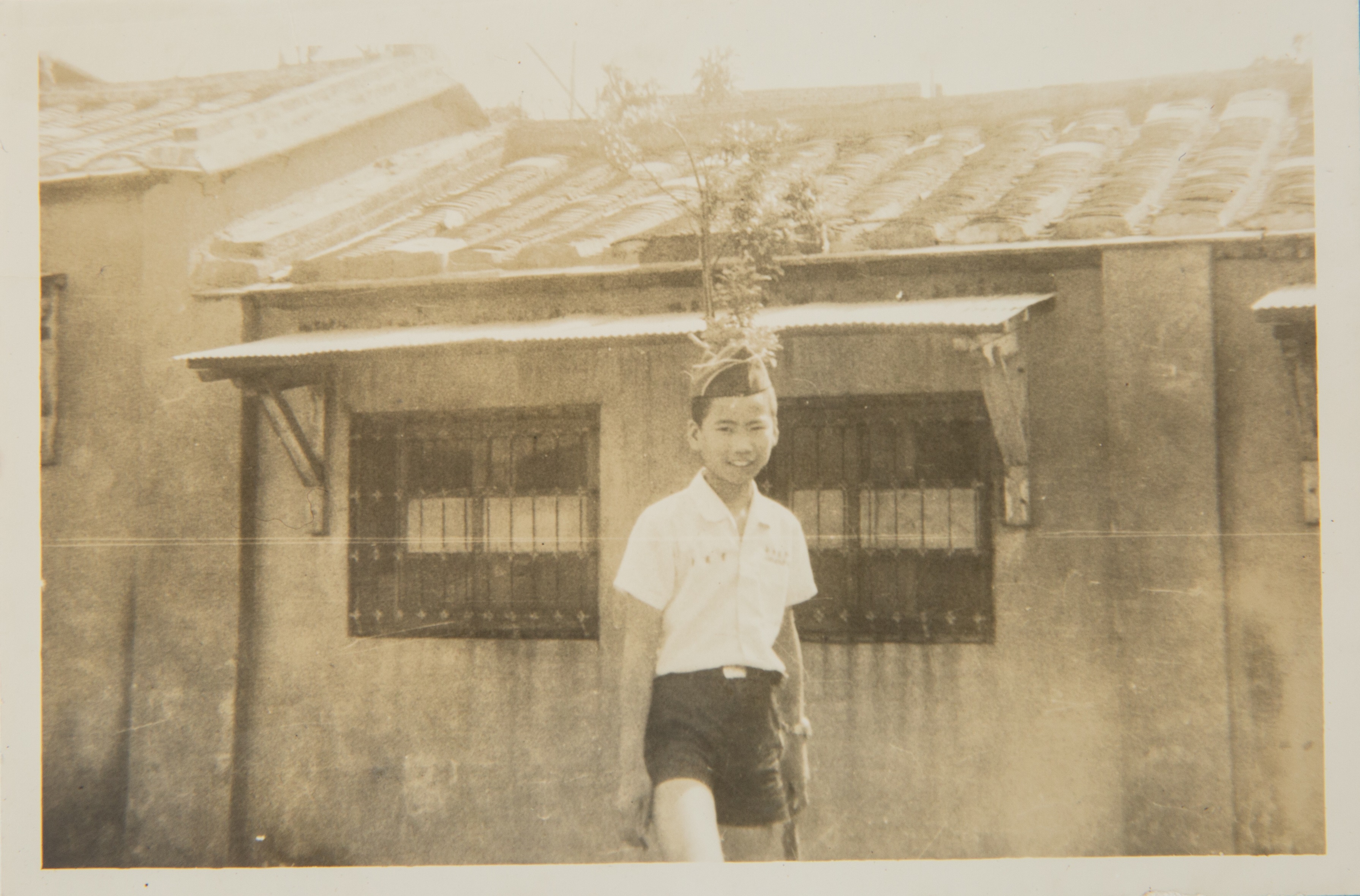 曹憲章出身雲林二崙，幼時父親在濁水溪河床上務農，一家六口生活相當艱苦。（曹憲章提供）