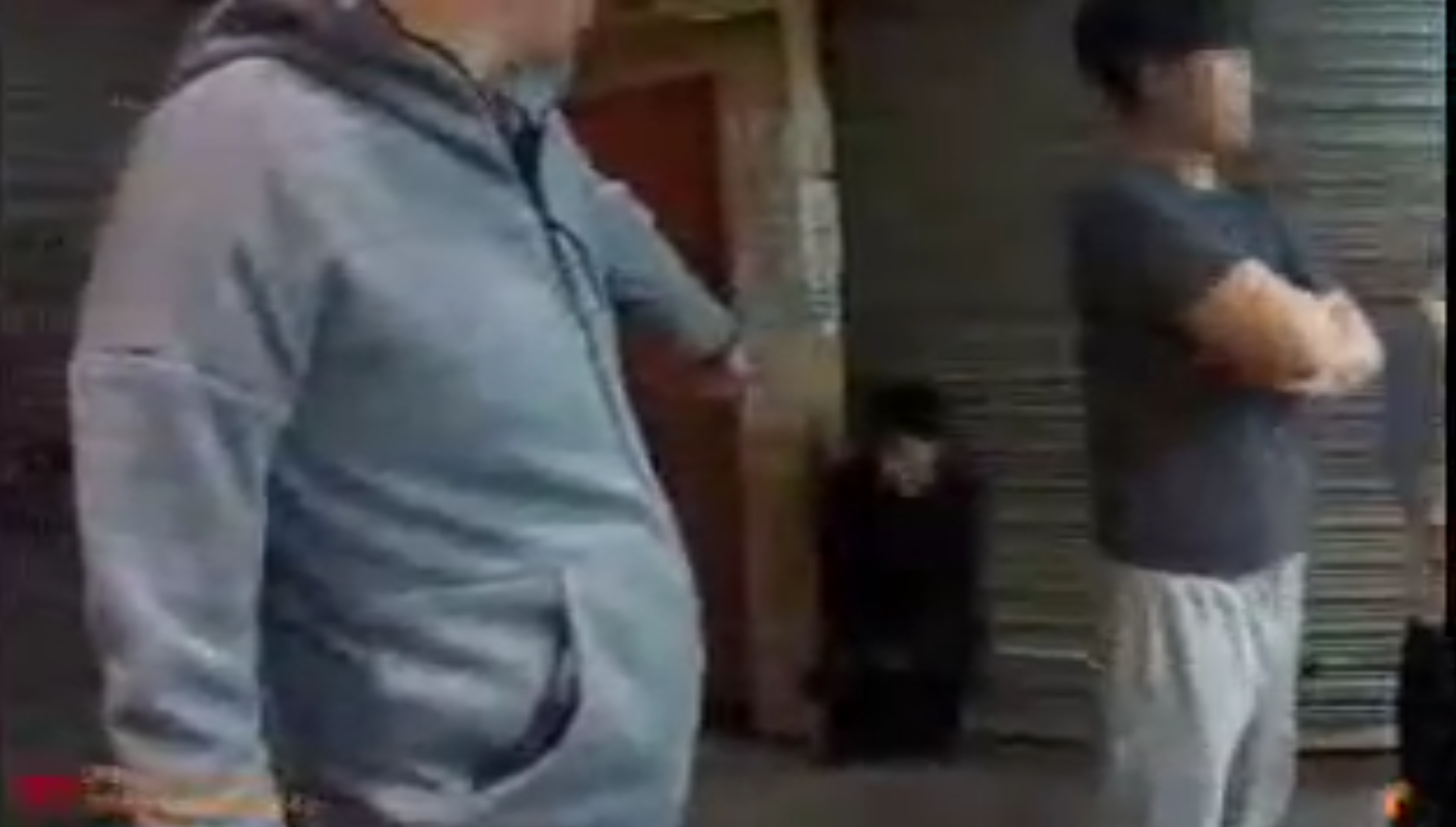 遭到獅子林店家圍捕的「槽板鈎大盜」李姓毒蟲。（警方提供）