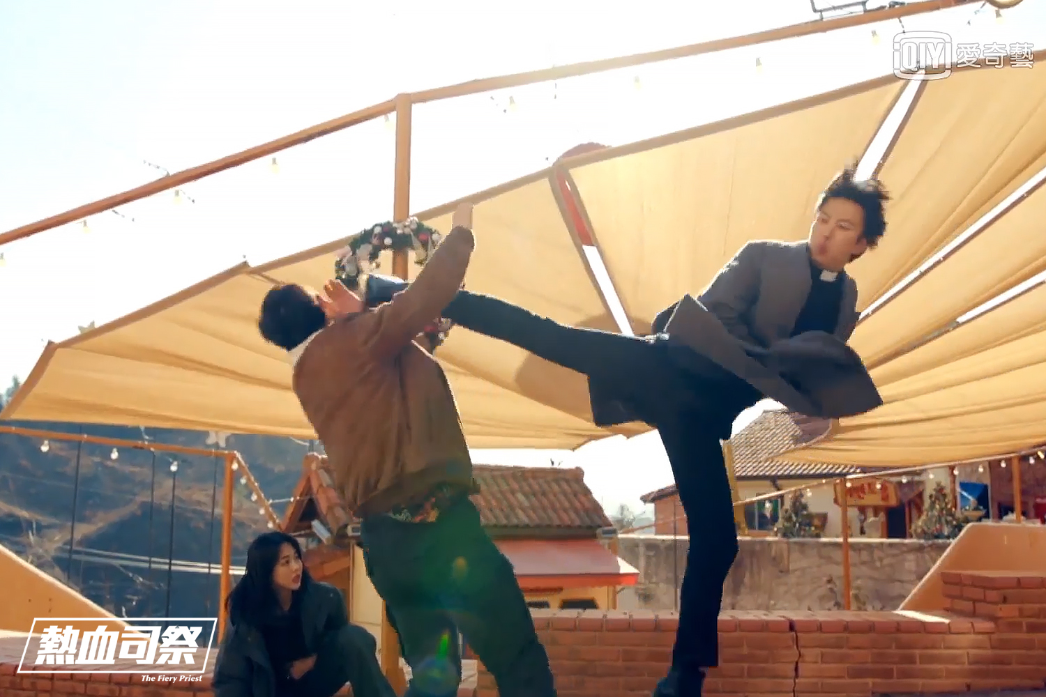 金南佶在《熱血祭司》打好打滿，幾乎每一集都有打戲。（愛奇藝台灣站提供）