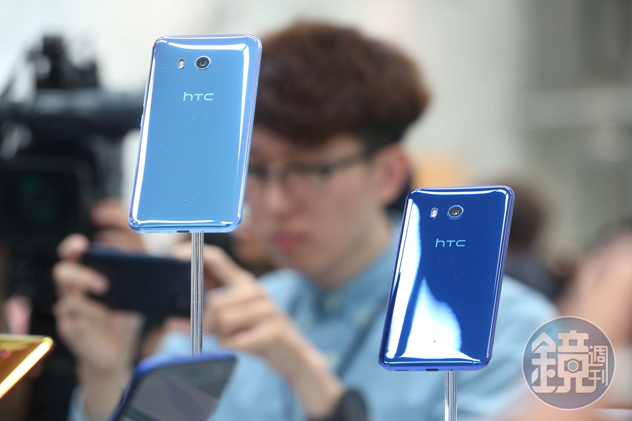 10年前宏達電手機相當熱門，蔡司看好買進，卻慘賠收場。