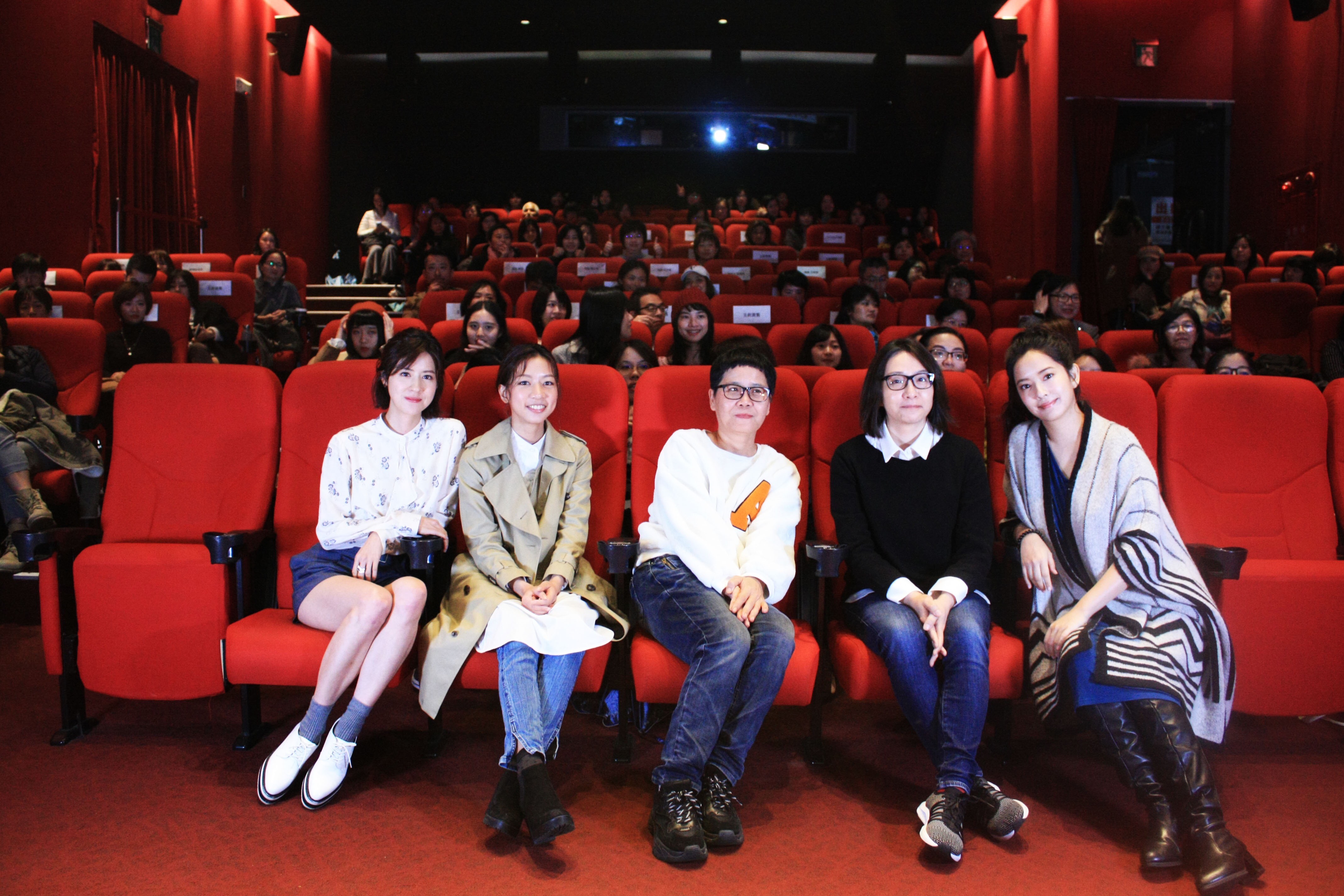 《我們與惡的距離》將於3月24日全球首播，在「38婦女節」這天，劇組特別邀請133位女性意見領袖搶先觀賞第一集。（公視提供）