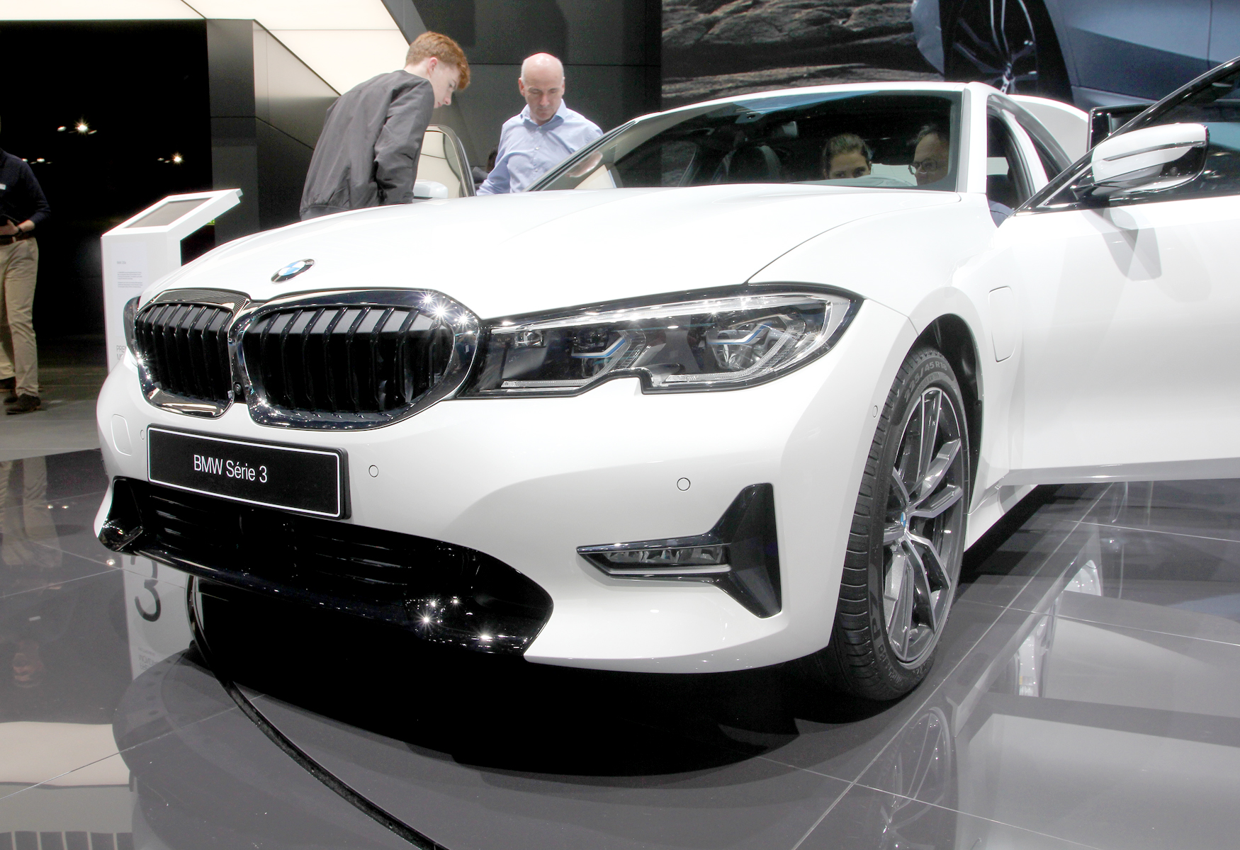 【2019日內瓦車展現場報】油電軍團出動--BMW