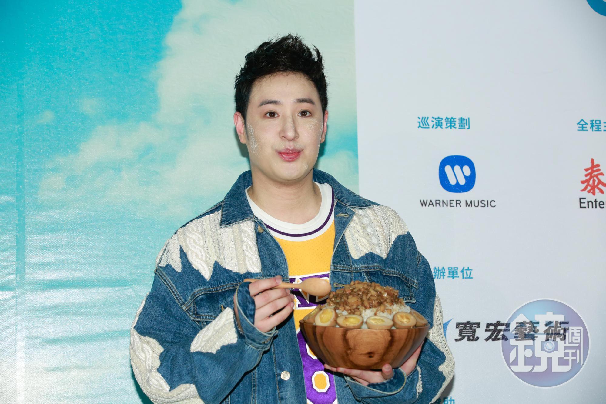 潘瑋柏說：「為什麼演唱會叫創使者，因為每個人生下來都有個使命在，我不斷摧毀我自己，告訴我自己不夠好，就是因為這才能遇到大家。」