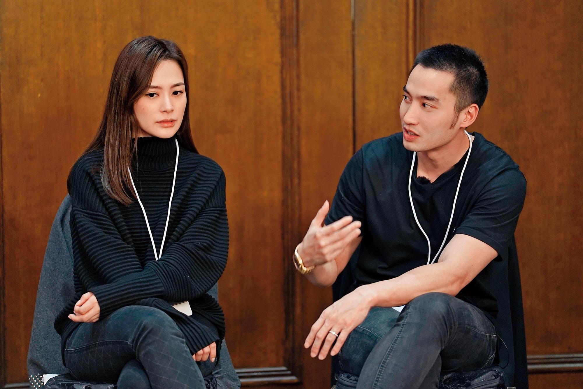 賴弘國(右)與阿嬌(左)結婚後知名度水漲船高,2人還同上陸綜《爸媽學前班》合體撈人民幣。(東方IC)