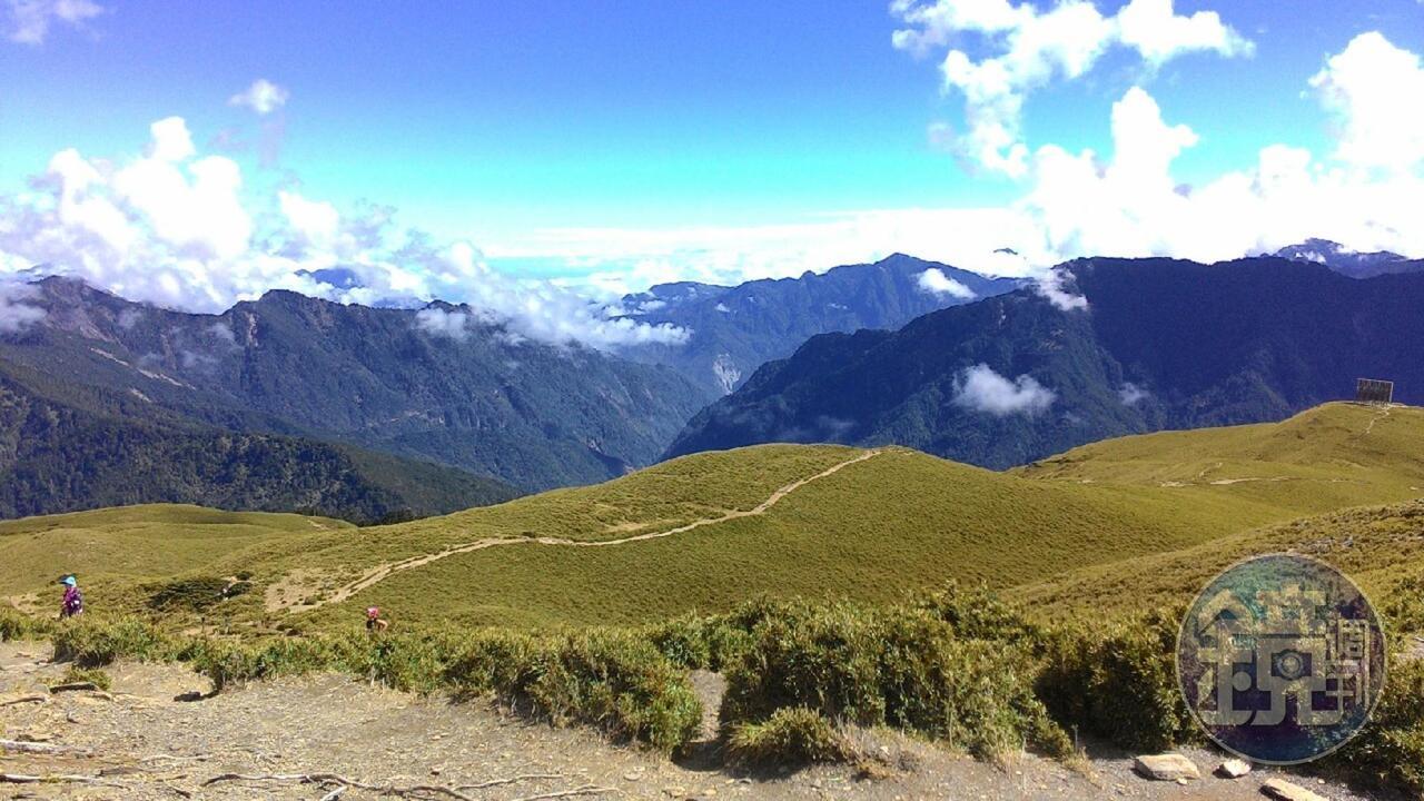 政院推6月山林解禁，希望翻轉台灣多年陳舊的登山觀念，開放山域，讓登山者有更多元選擇。