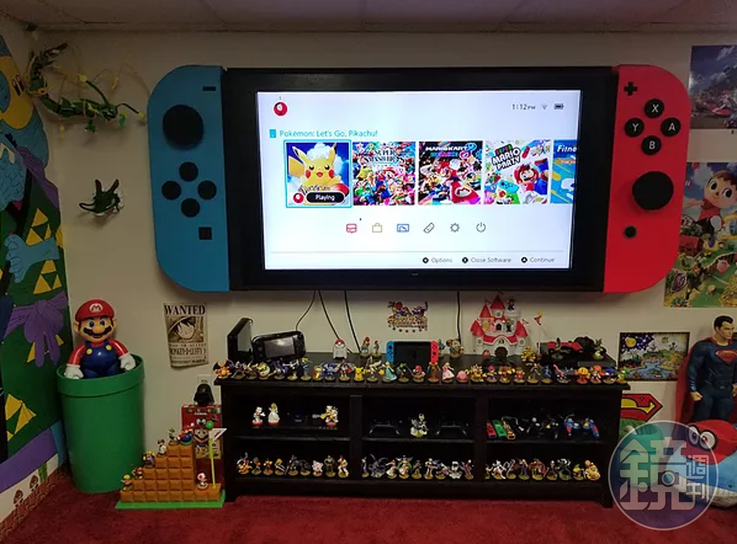外國一名遊戲迷「神複製」一台超巨大Switch。