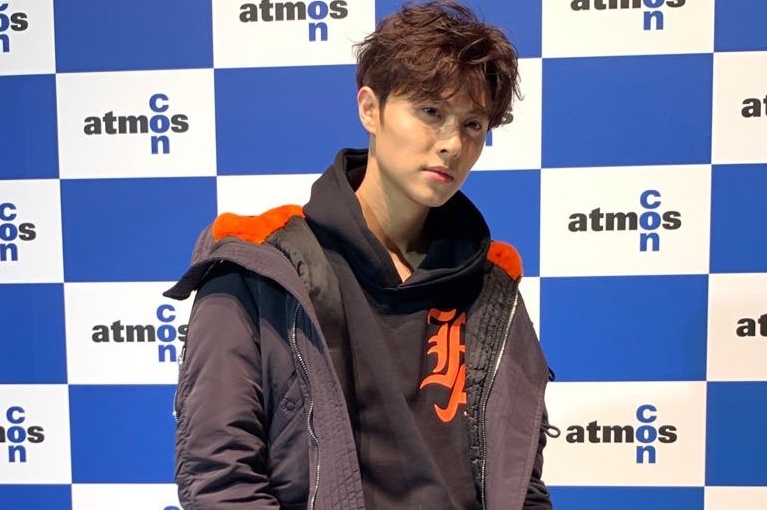 王子邱勝翊自創潮牌P.Star與東京潮流品牌atmos合作，推出聯名商品。（華研國際提供）