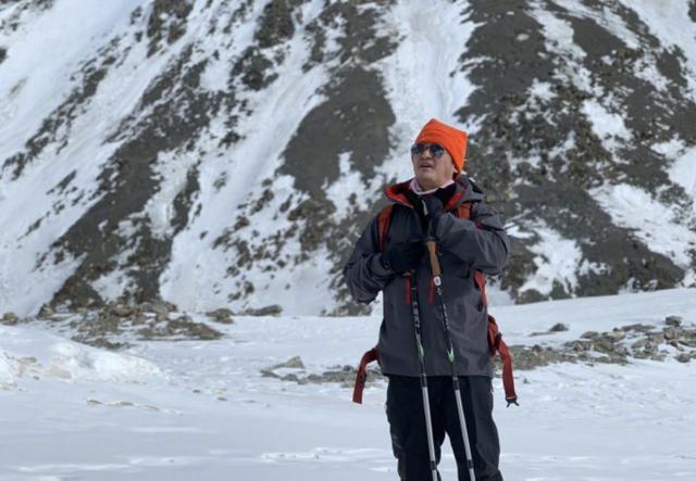 吳京近日經常曬出登山照，原來跟新作品有關。（翻攝吳京微博）