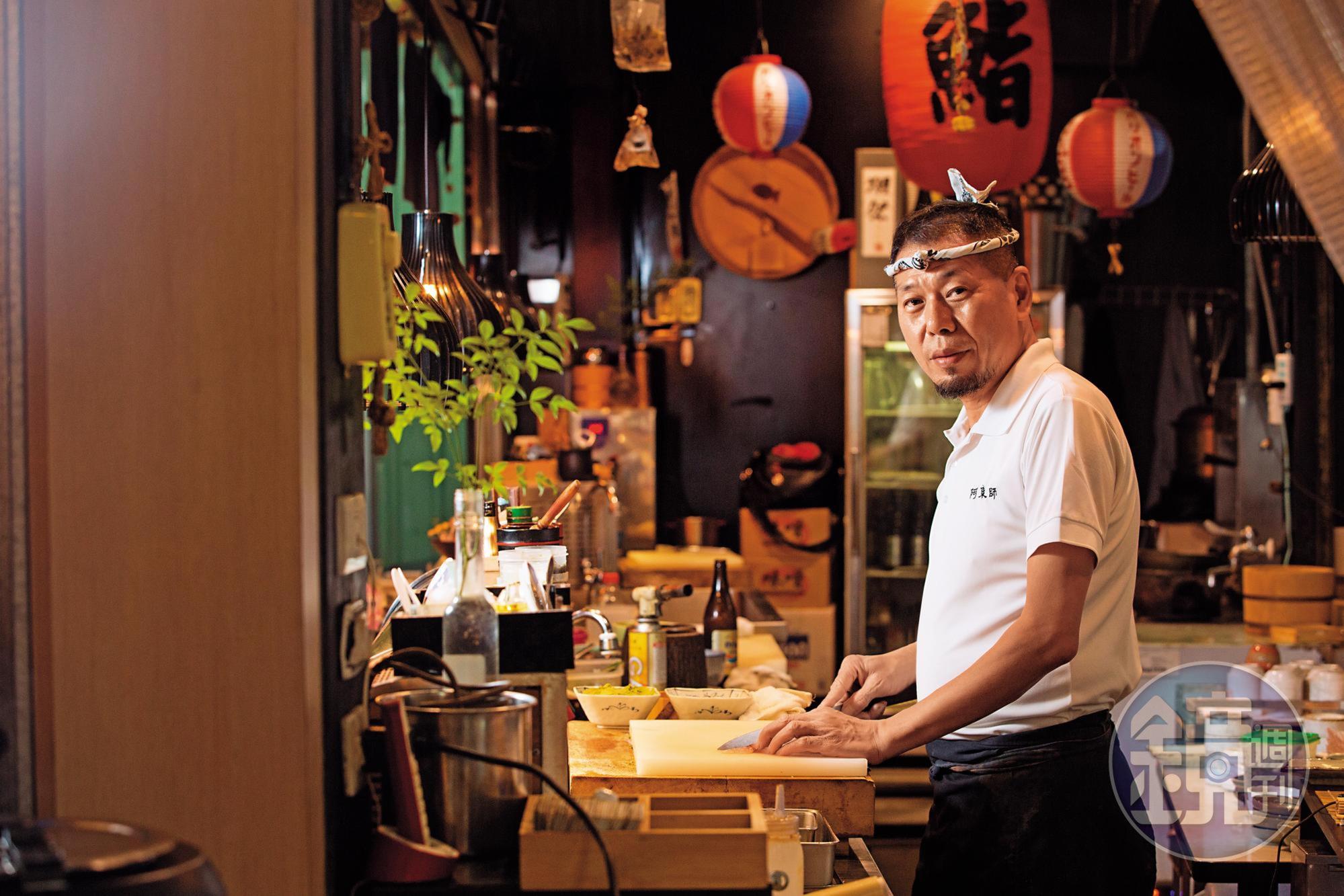 日本料理名廚「阿東師」王火東，曾在台北坐擁7家店，卻因多情付出全部身家，現在孑然一身。