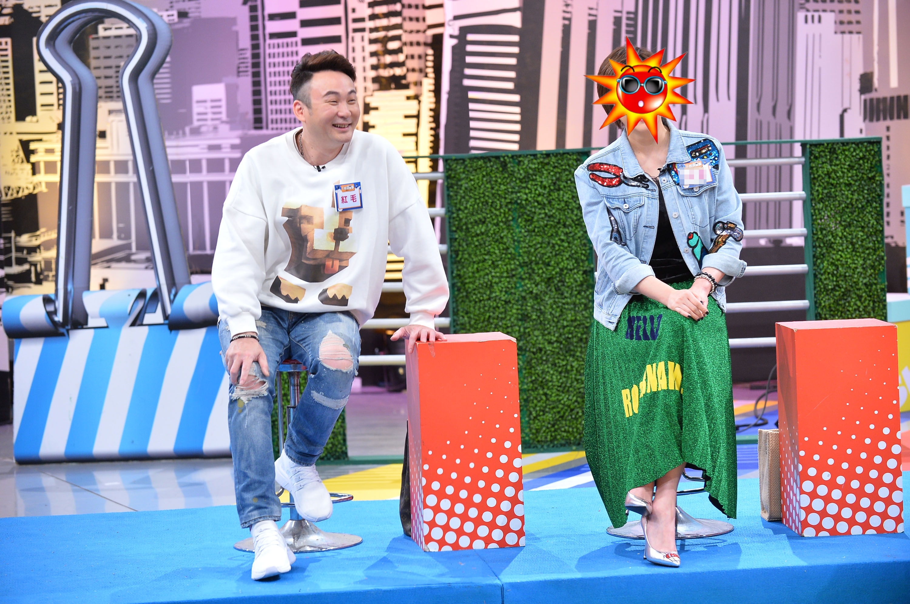 八點檔女神（右）自爆為了趕戲，自己有超過一週不卸妝的紀錄。超過一週不卸妝的紀錄