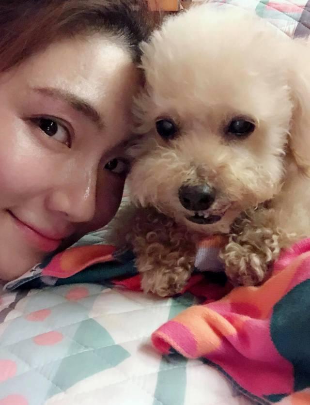 Selina飼養愛犬多年，前夫阿中因為不喜歡狗，一度成為兩人生活的摩擦點。（翻攝自Selina臉書）