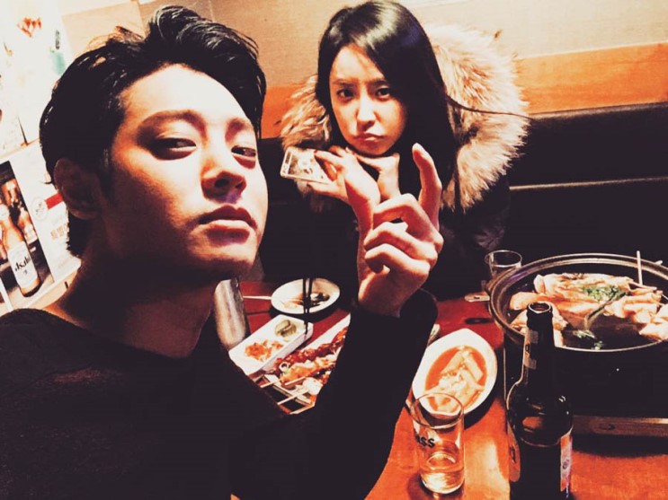 鄭俊英和鄭有美曾在《我們結婚了》扮了幾個月假想夫妻。（網路圖片）