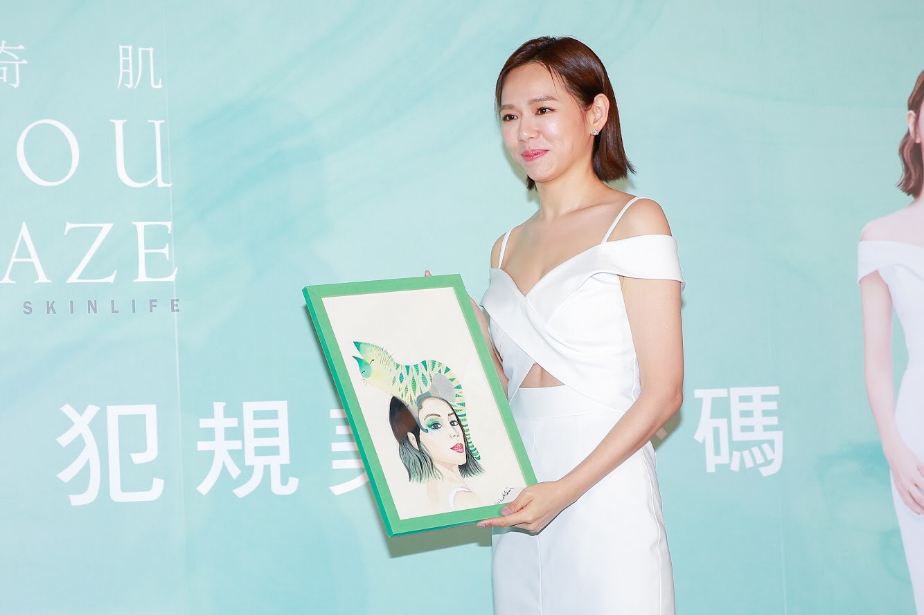 夏于喬送廠商她的自畫像，也透露未來想出繪本作品集。