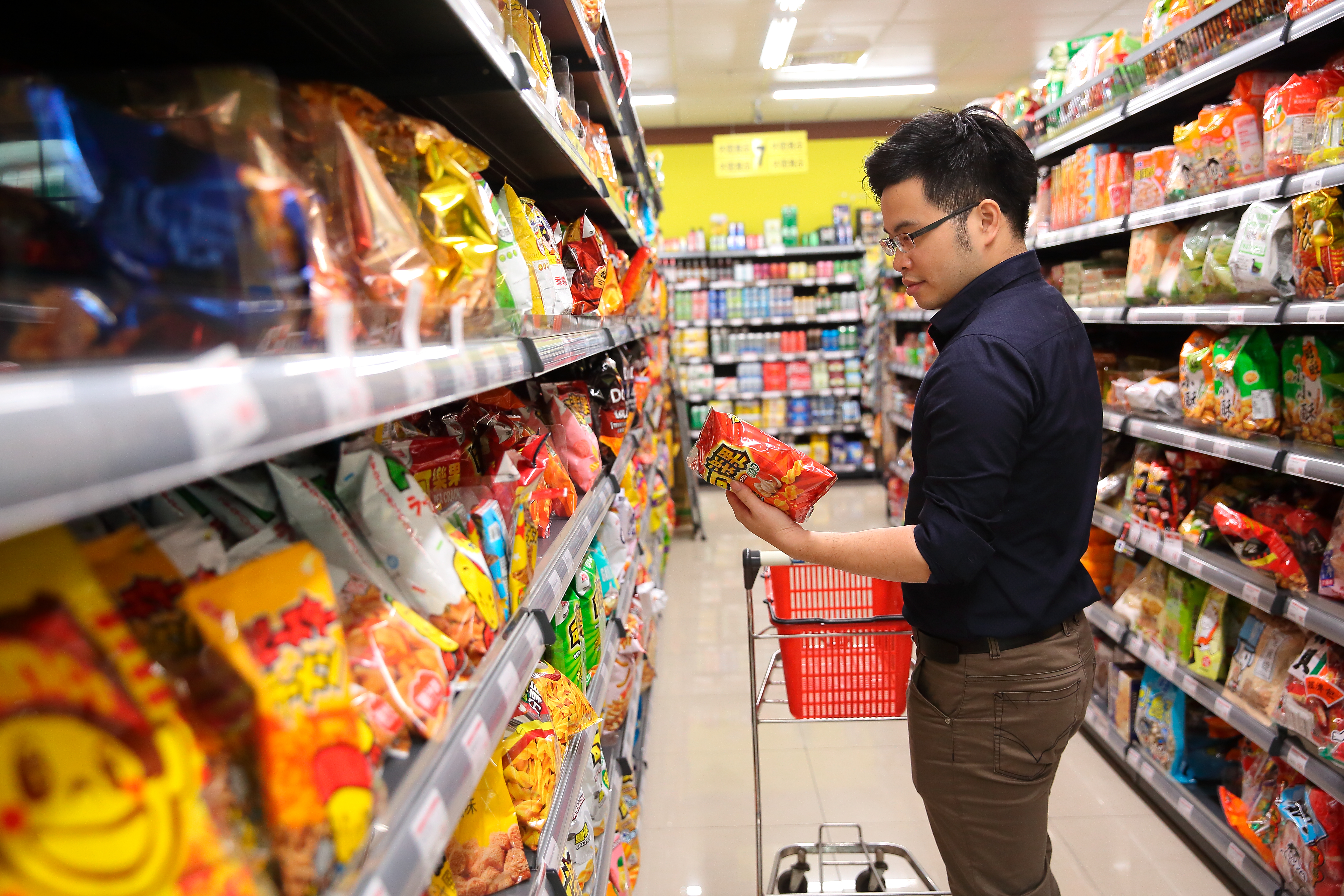 許凱迪挑生活好股，最重視抗通膨和持續性，例如能轉嫁成本給消費者的食品股。