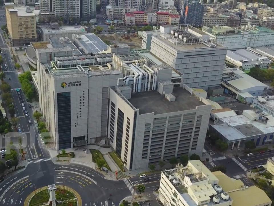 謝金河呼籲高雄市長韓國瑜，一定要「懂得把日月光半導體公司當成新地標」，高雄有機會蜕變成科技之都！（翻攝自謝金河臉書）