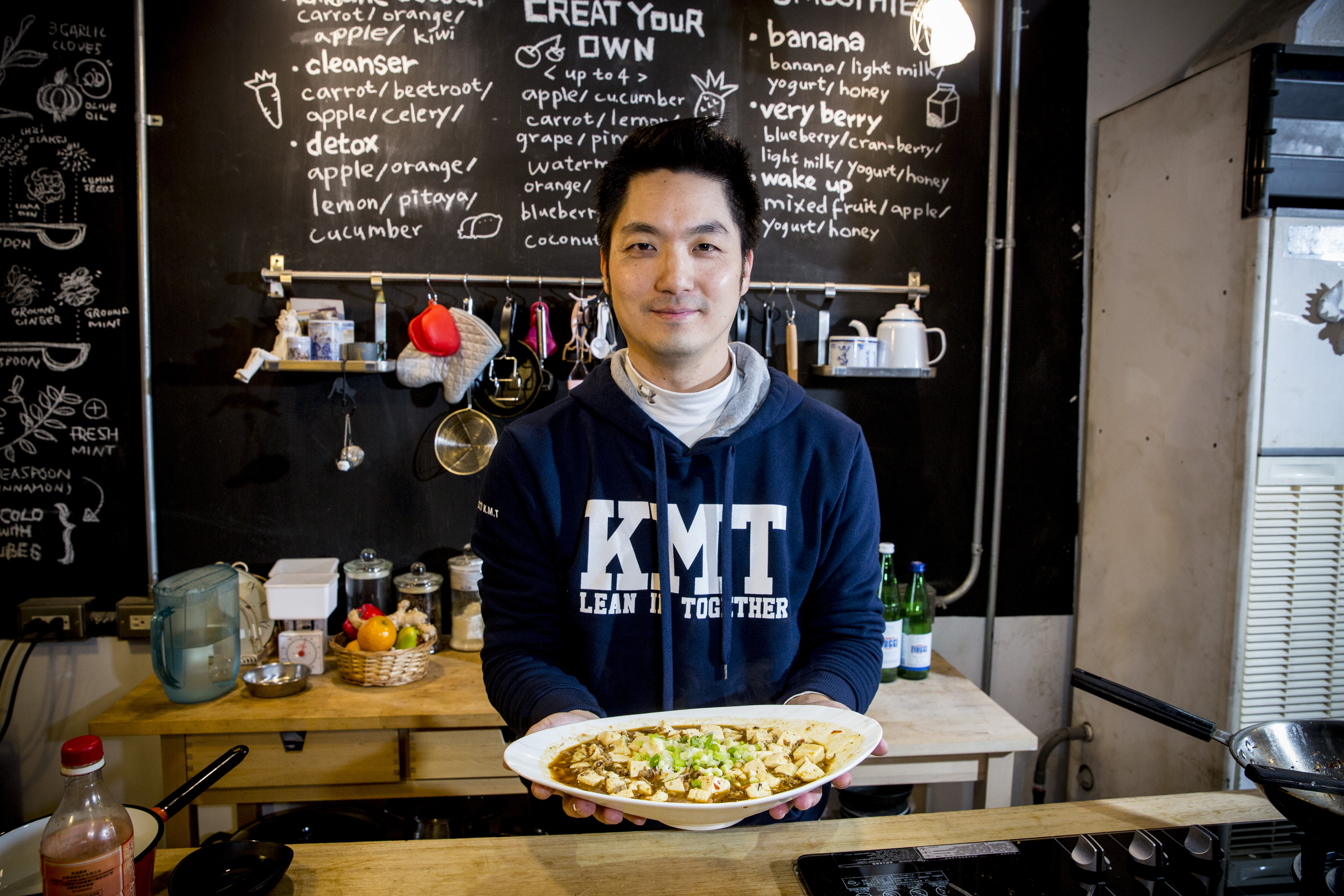 監察院最新一期廉政專刊中，顯示蔣萬安債務則達1,783萬餘元。