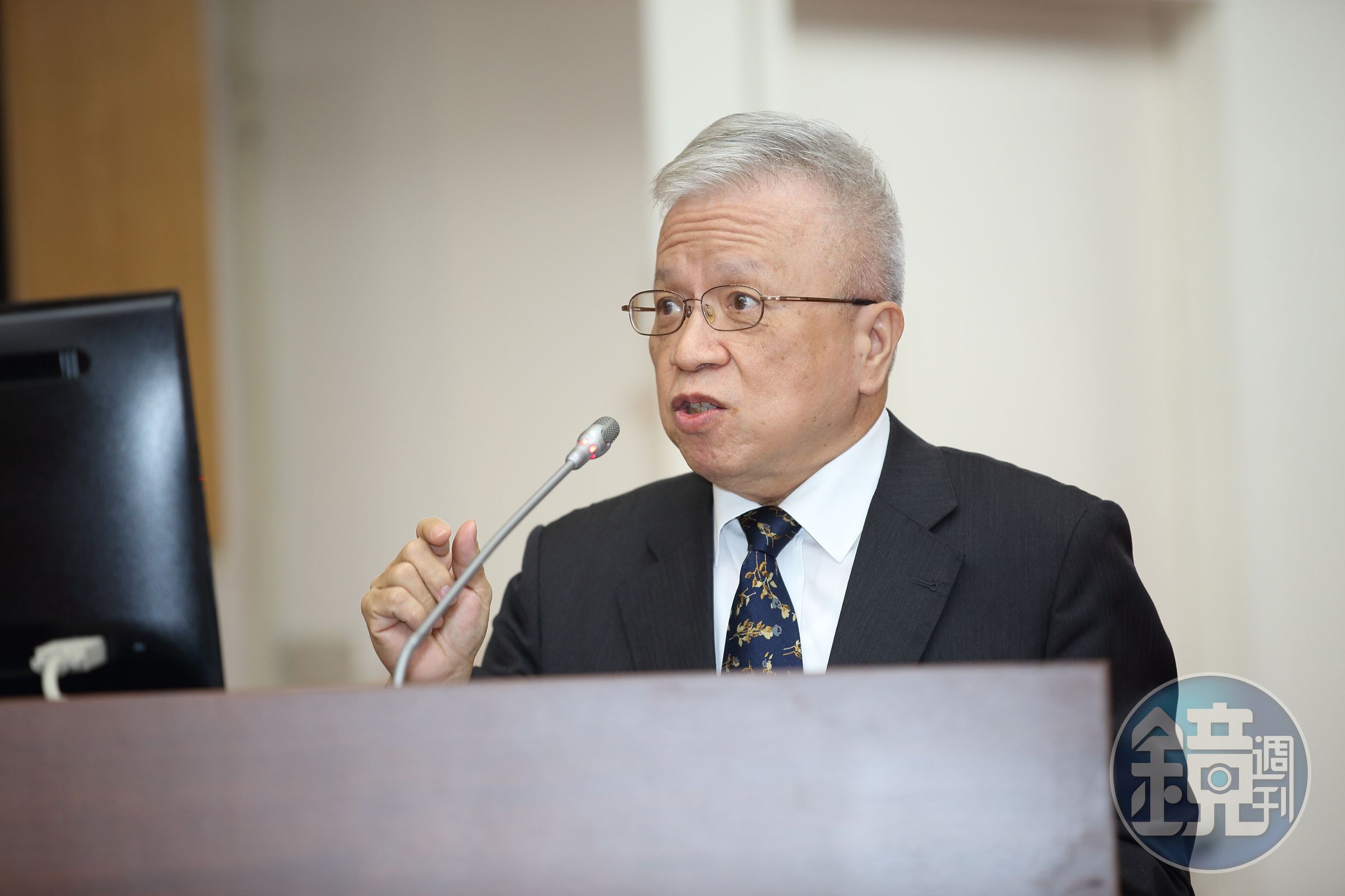 央行副總裁嚴宗大對於徵工友事件說明。