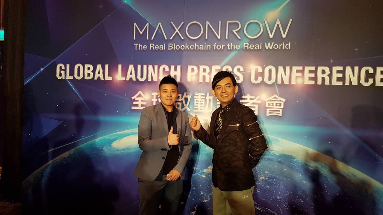 活動主持人黃子佼佩服戴安娜（左）轉業成功。（戴安娜提供）