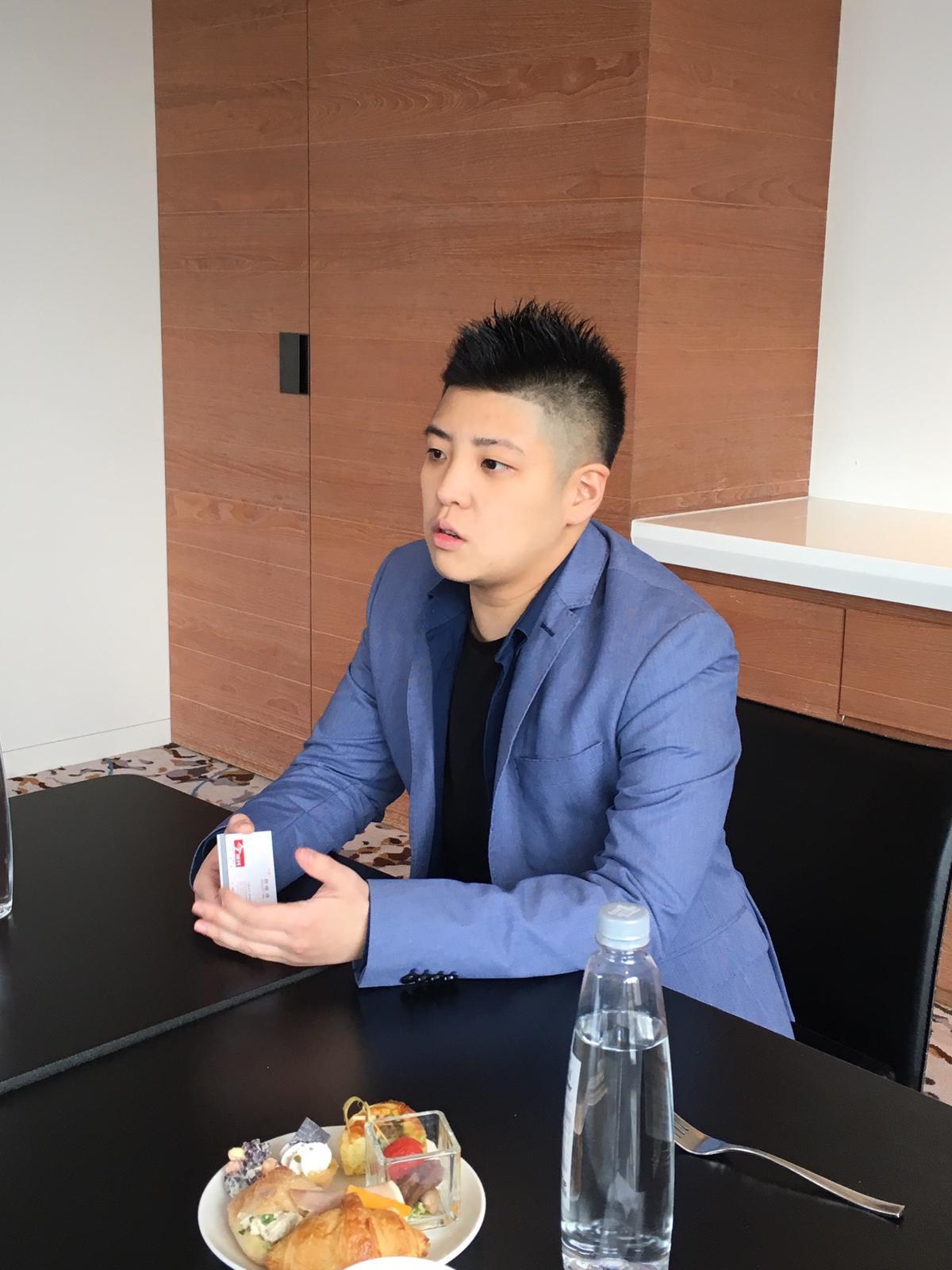 曾是歌手的戴安娜現在是CEO。（戴安娜提供）
