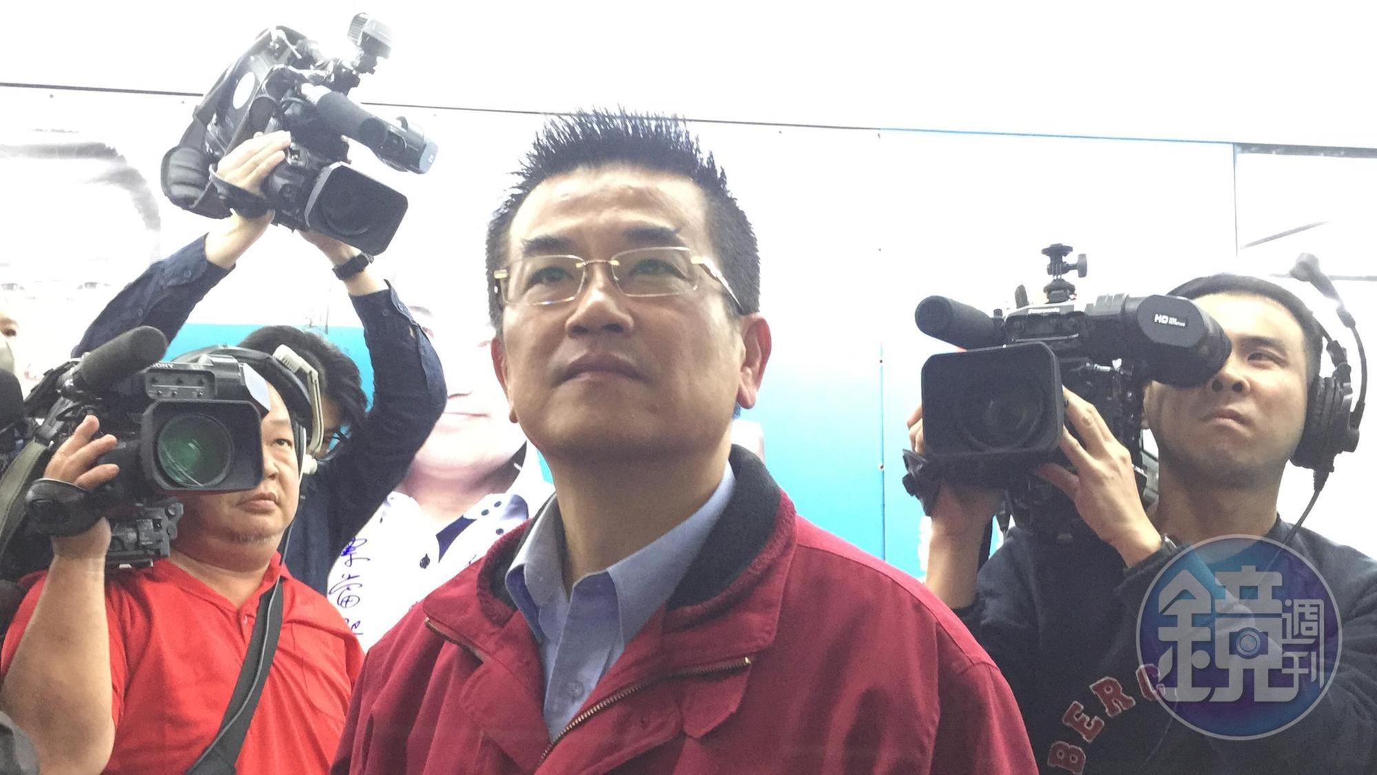 鄭世維在得票統計表前凝視良久。