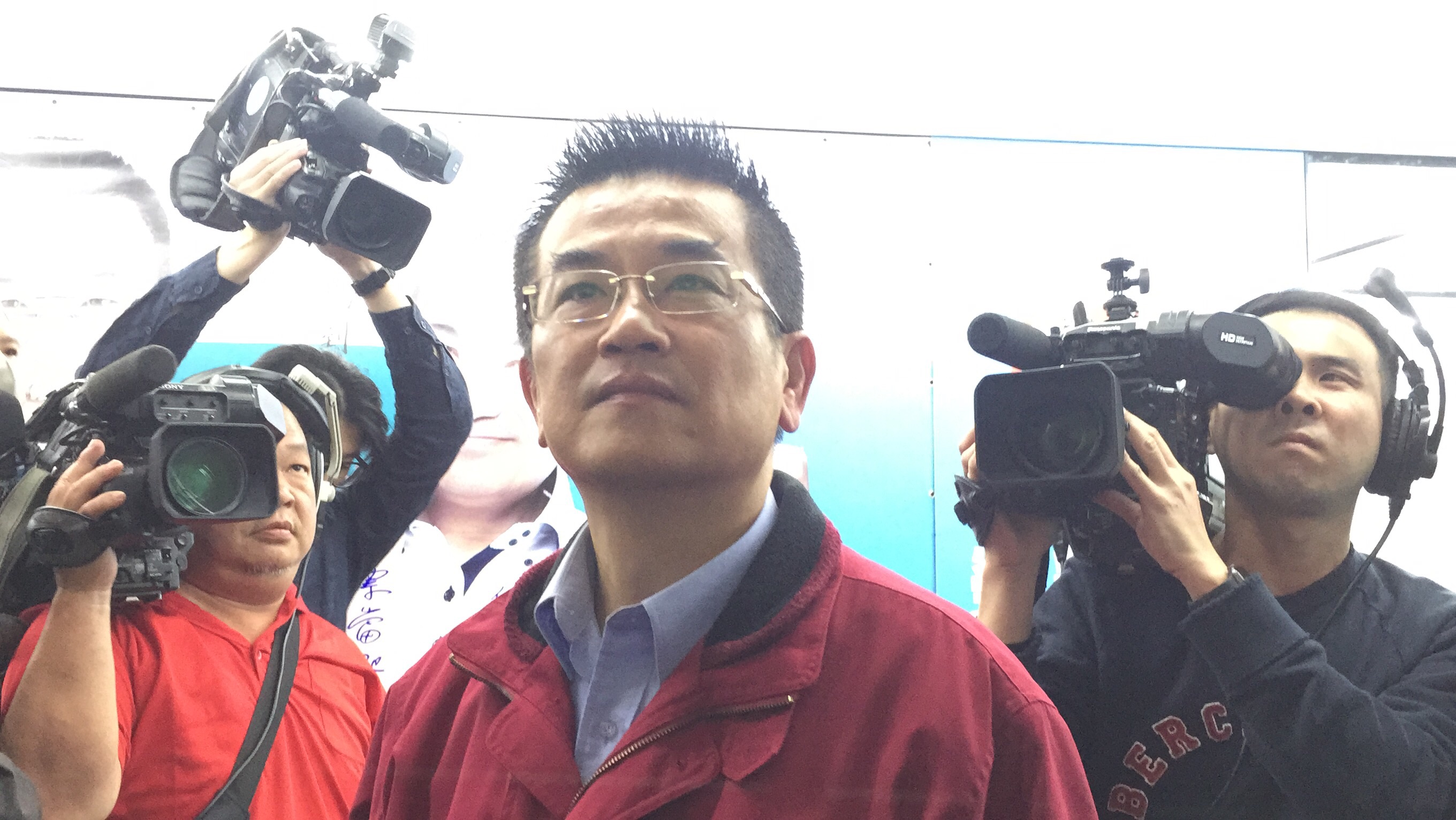 鄭世維在得票統計表前凝視良久。